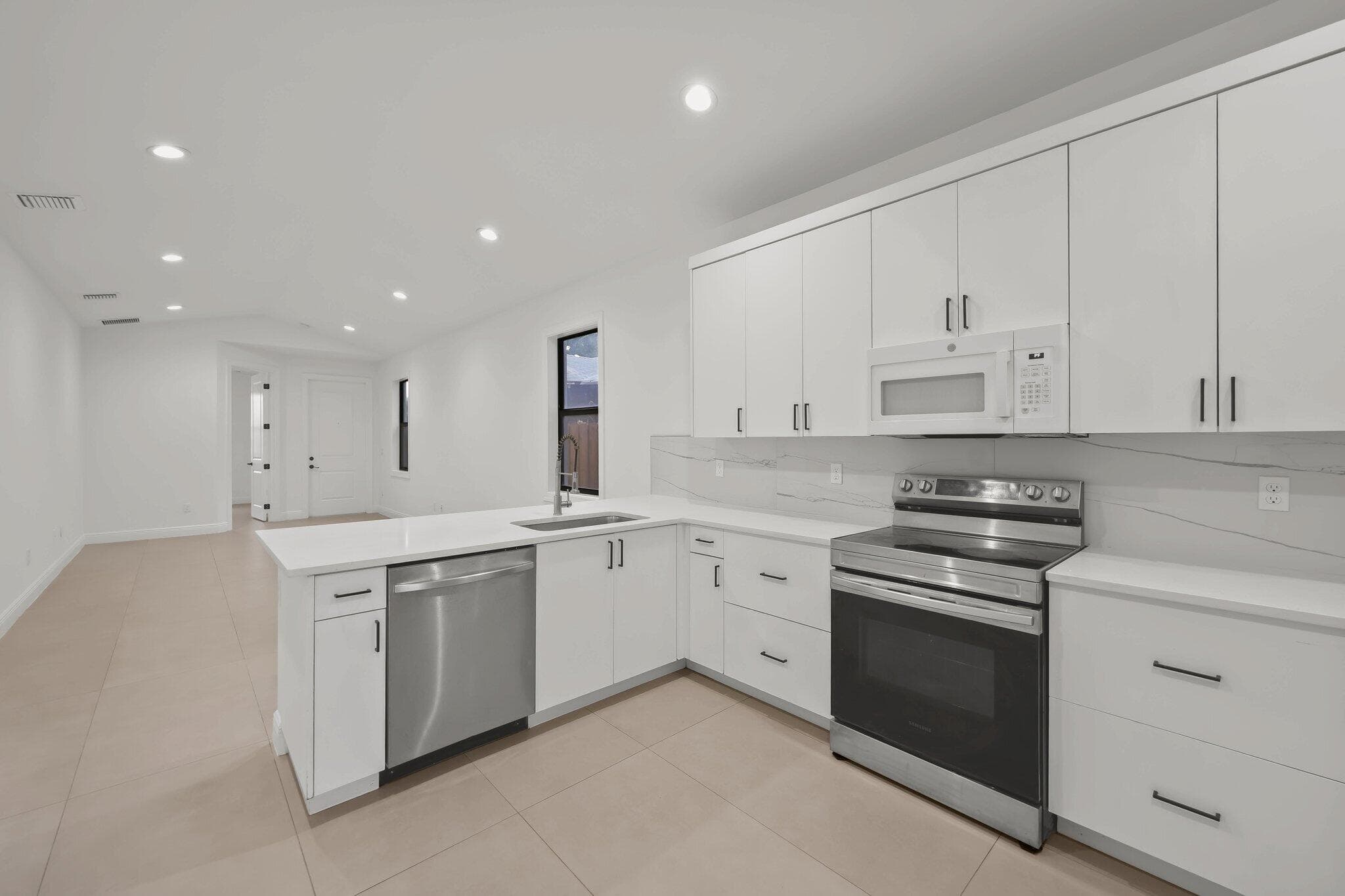 633 55th Street, West Palm Beach, FL 33407 — photo 11 of 25