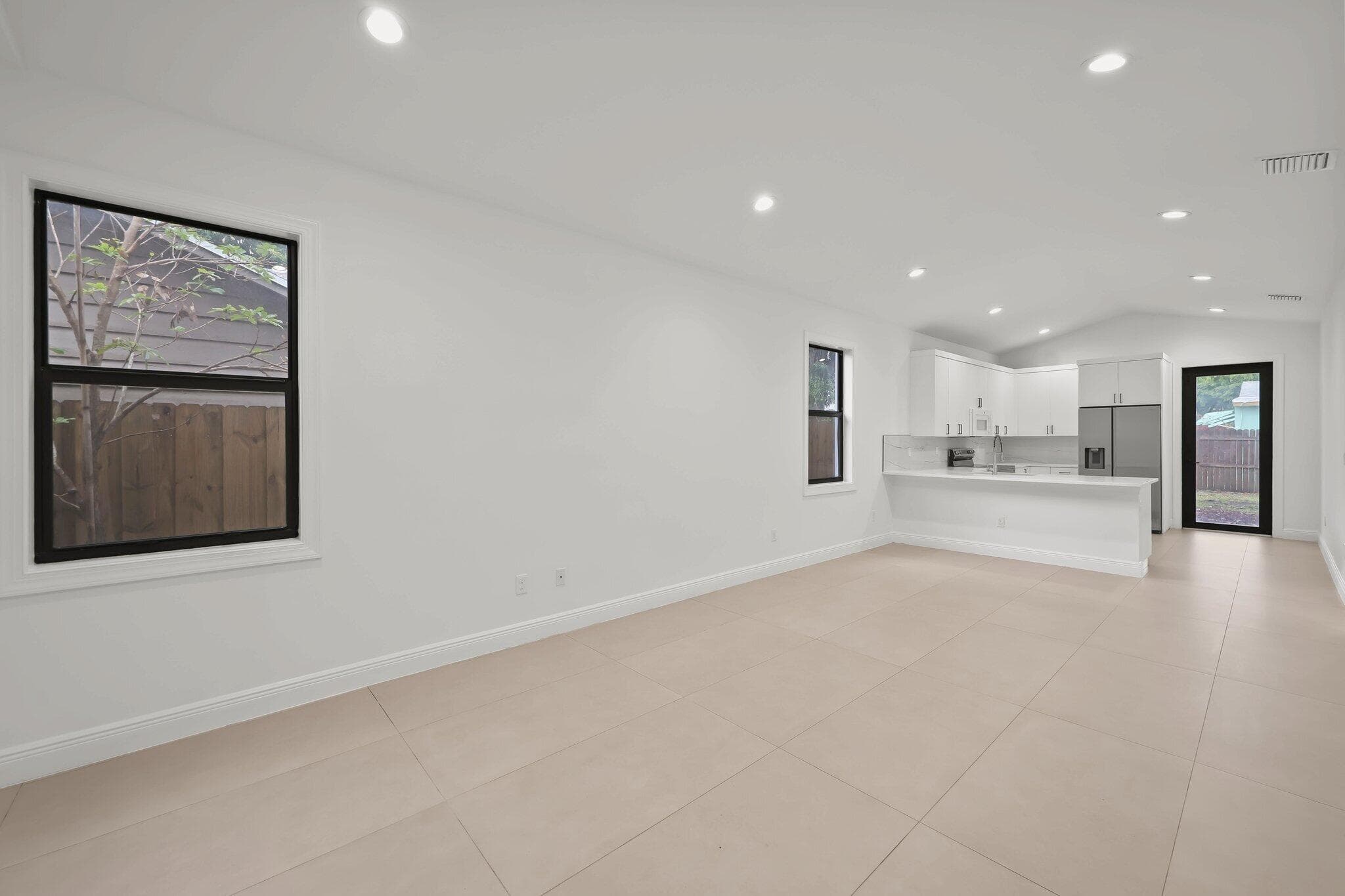 633 55th Street, West Palm Beach, FL 33407 — photo 7 of 25
