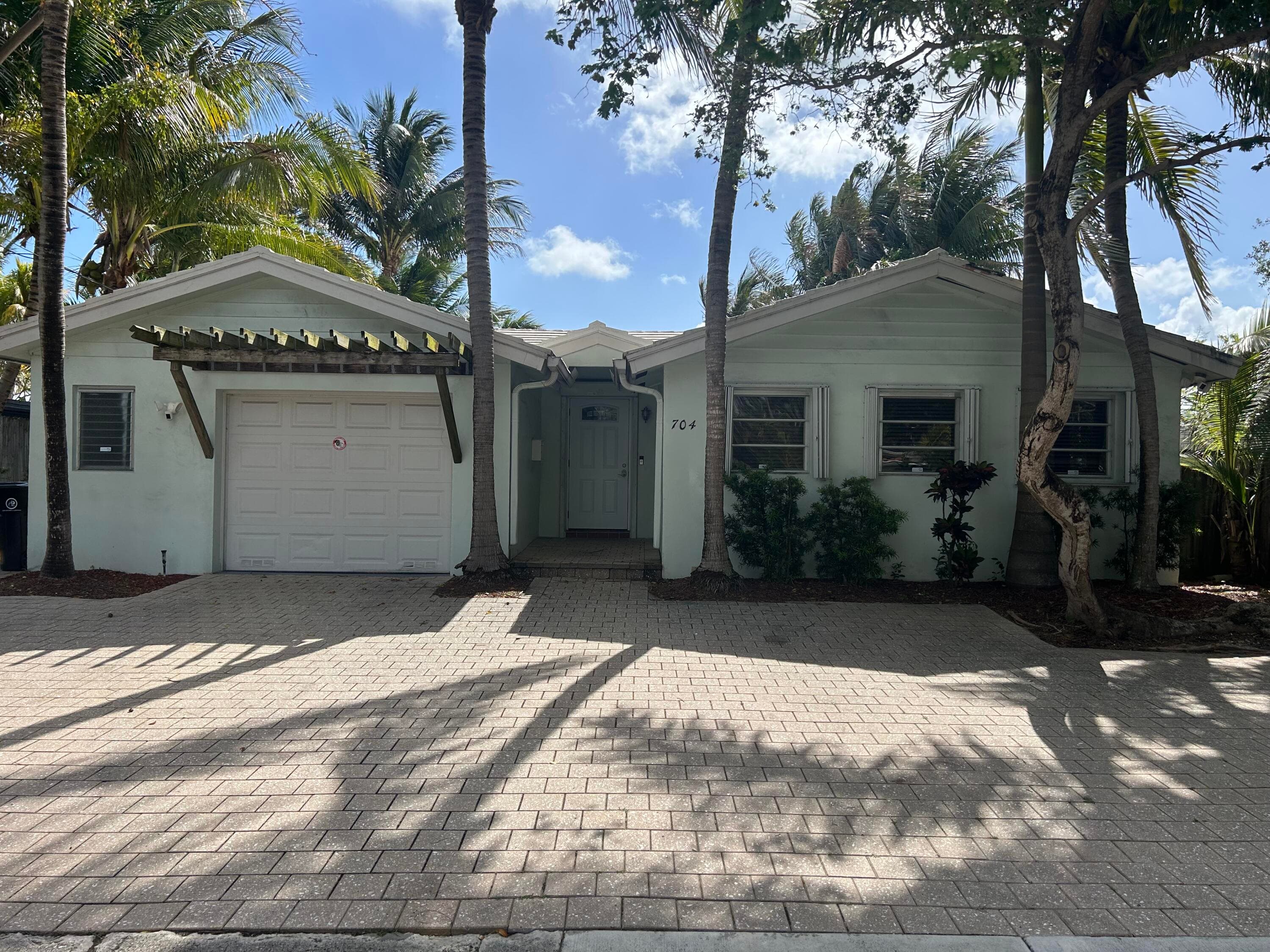 704 NE 20th Avenue, Fort Lauderdale, FL 33304 — photo 1 of 14