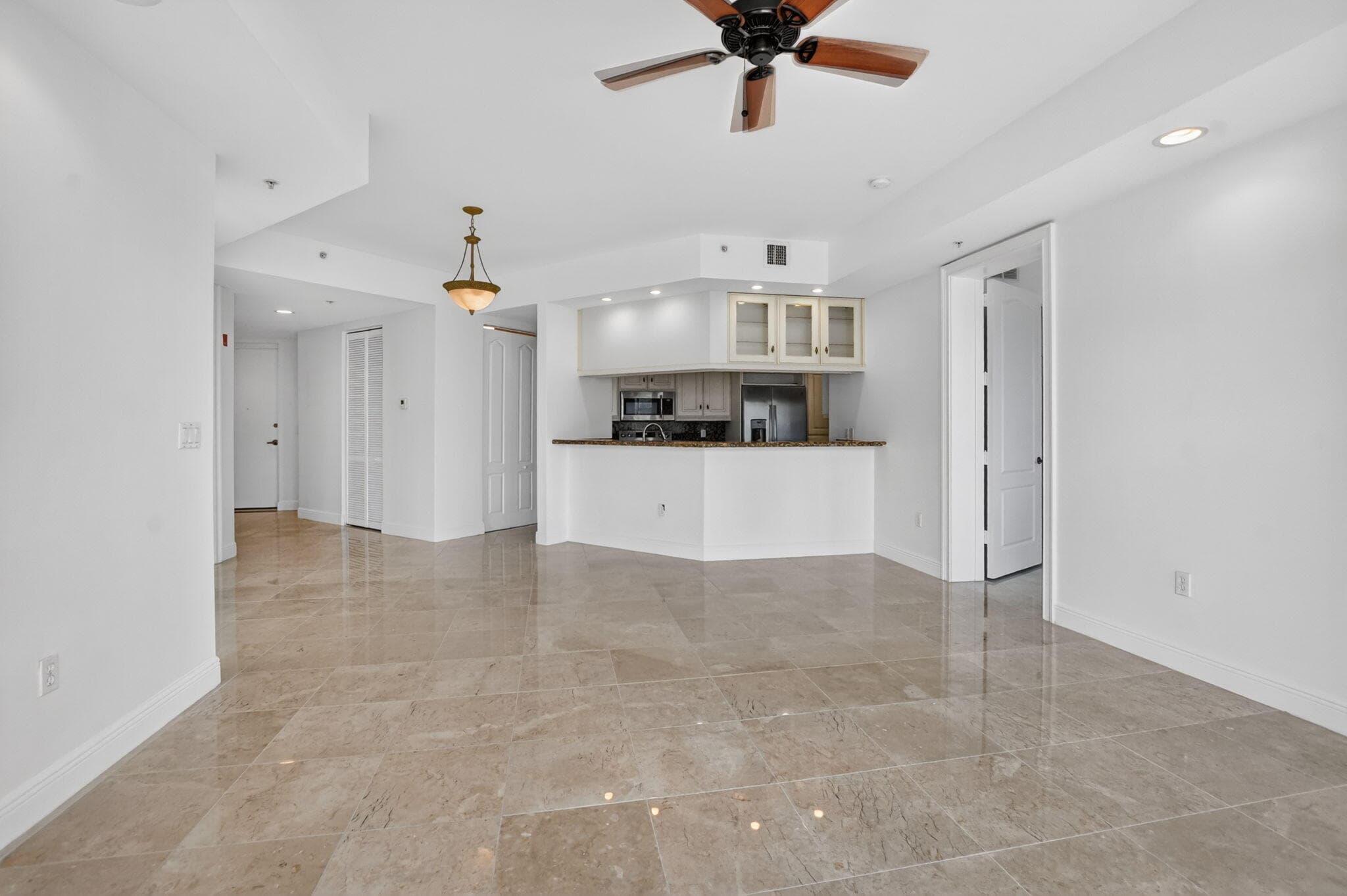 616 SE 20th Avenue 302, Deerfield Beach, FL 33441 — photo 10 of 39