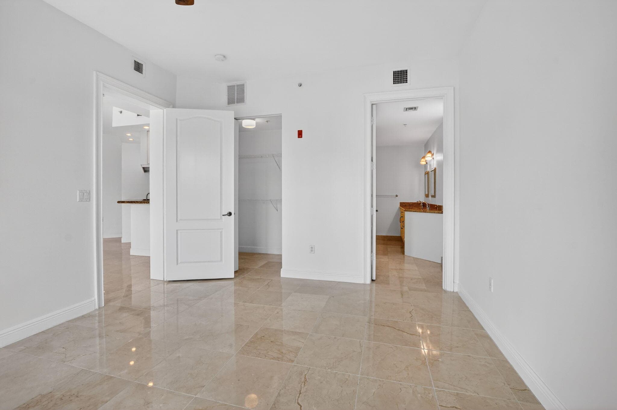 616 SE 20th Avenue 302, Deerfield Beach, FL 33441 — photo 25 of 39