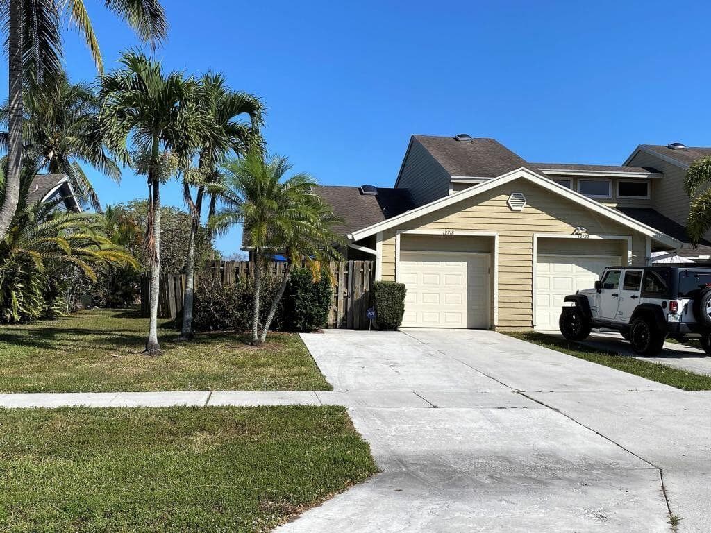 12718 Westhampton Circle, Wellington, FL 33414 — photo 2 of 17