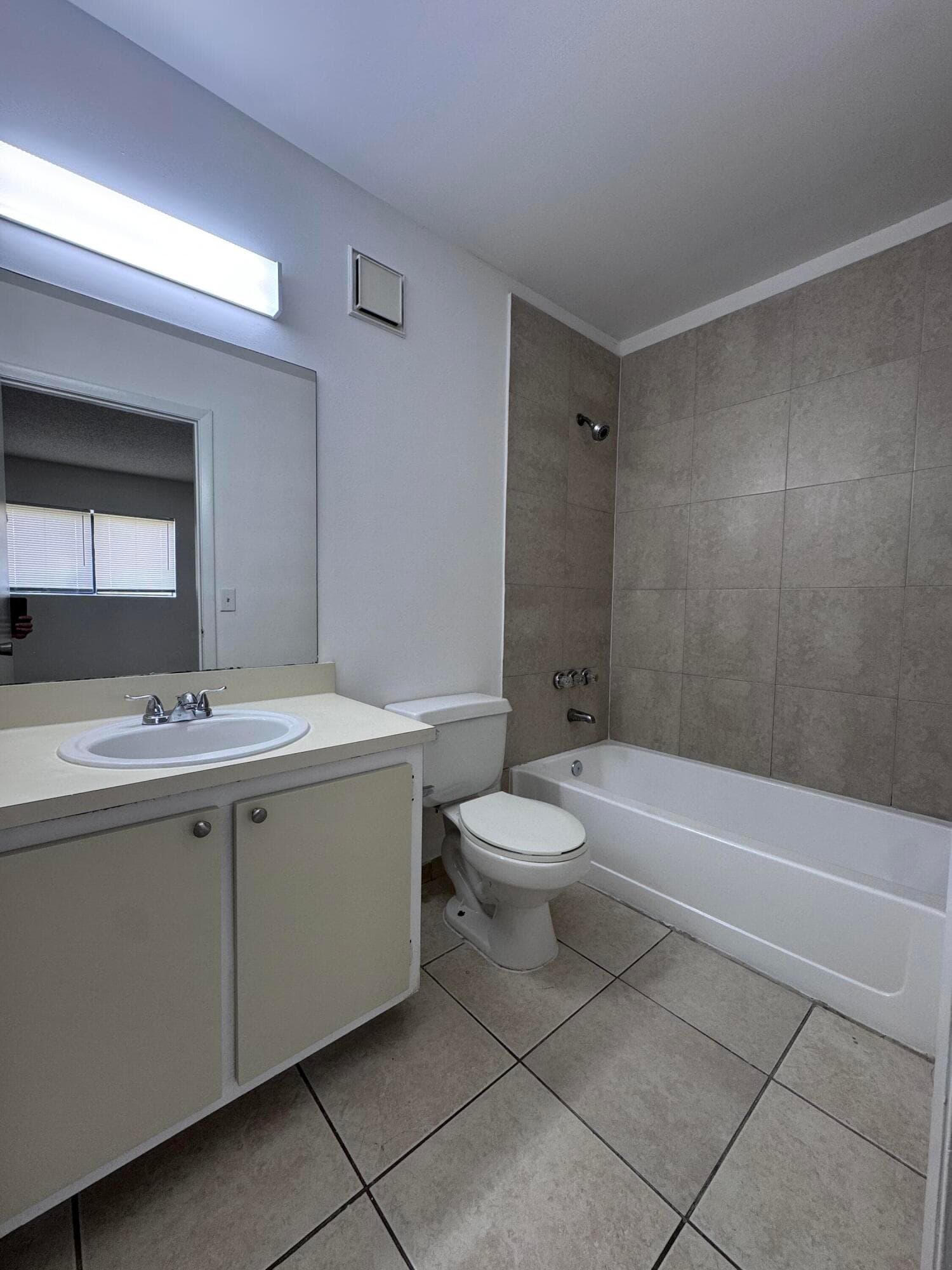 417 E Palm Cir Circle E 417, Pembroke Pines, FL 33025 — photo 7 of 20