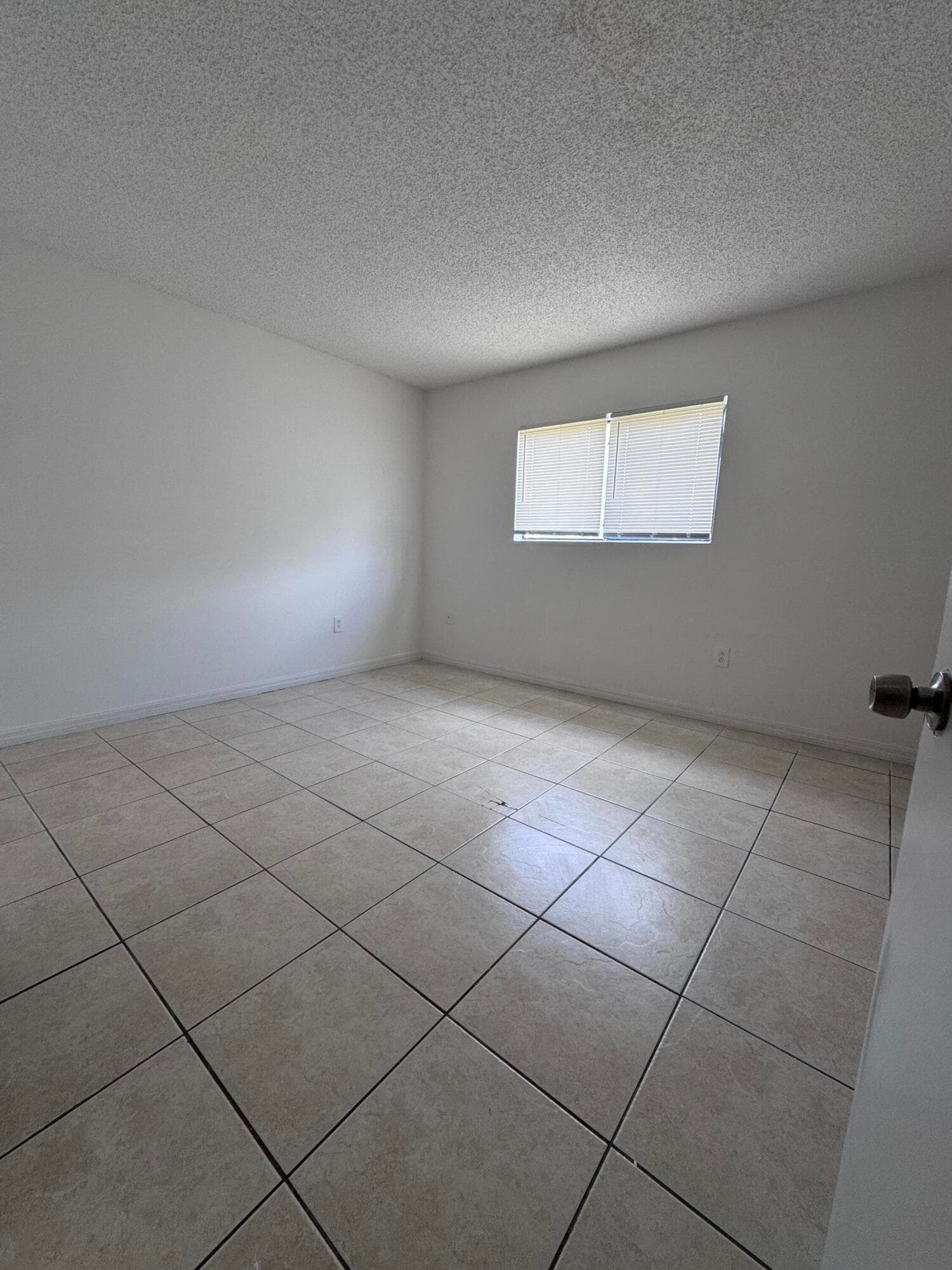 417 E Palm Cir Circle E 417, Pembroke Pines, FL 33025 — photo 9 of 20