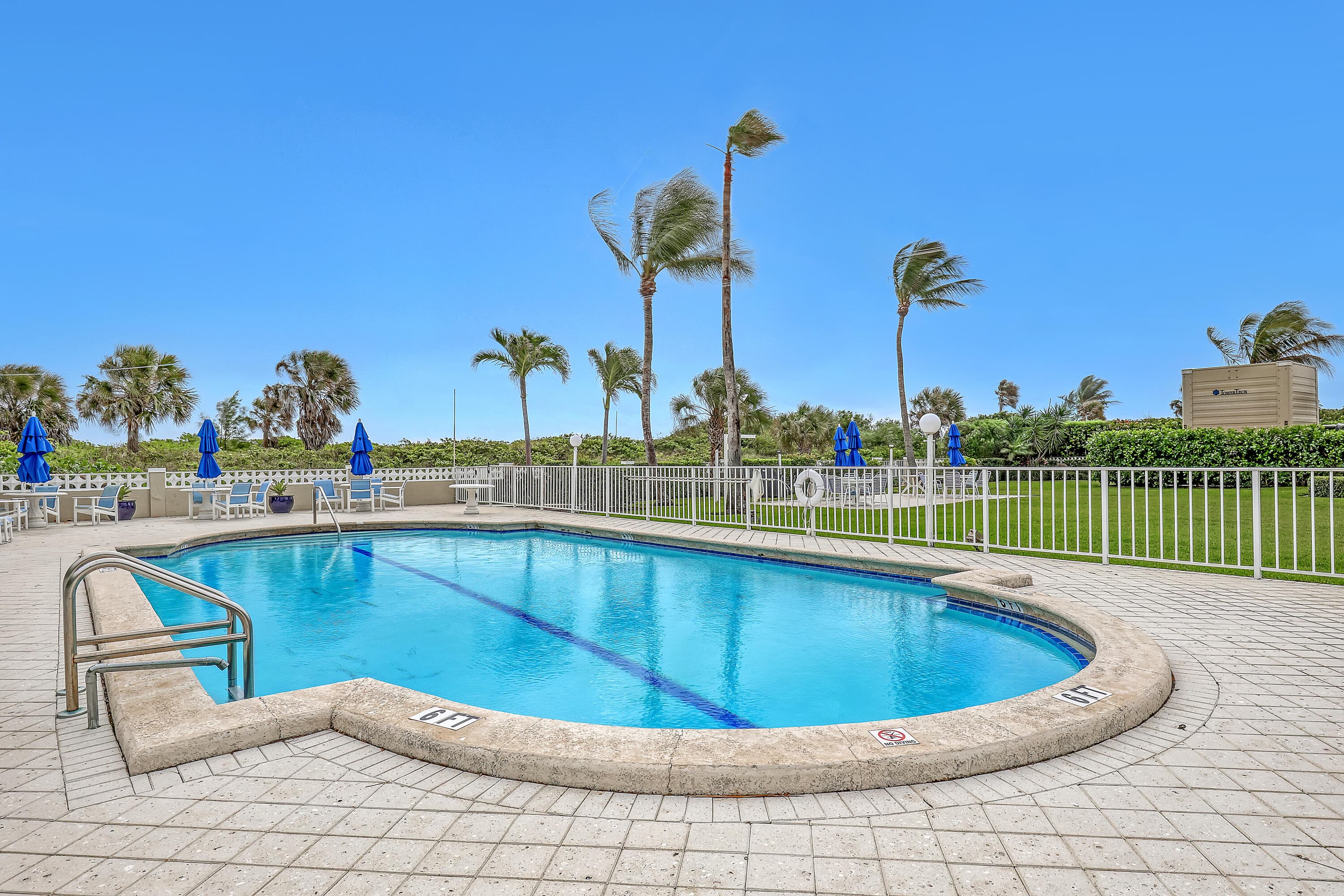 125 S Ocean Avenue 304, Palm Beach Shores, FL 33404 — photo 25 of 32