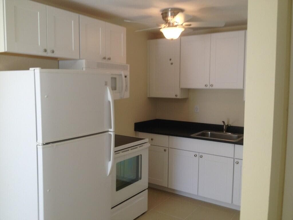 203 SE 4th Avenue, Boynton Beach, FL 33435 — photo 2 of 8