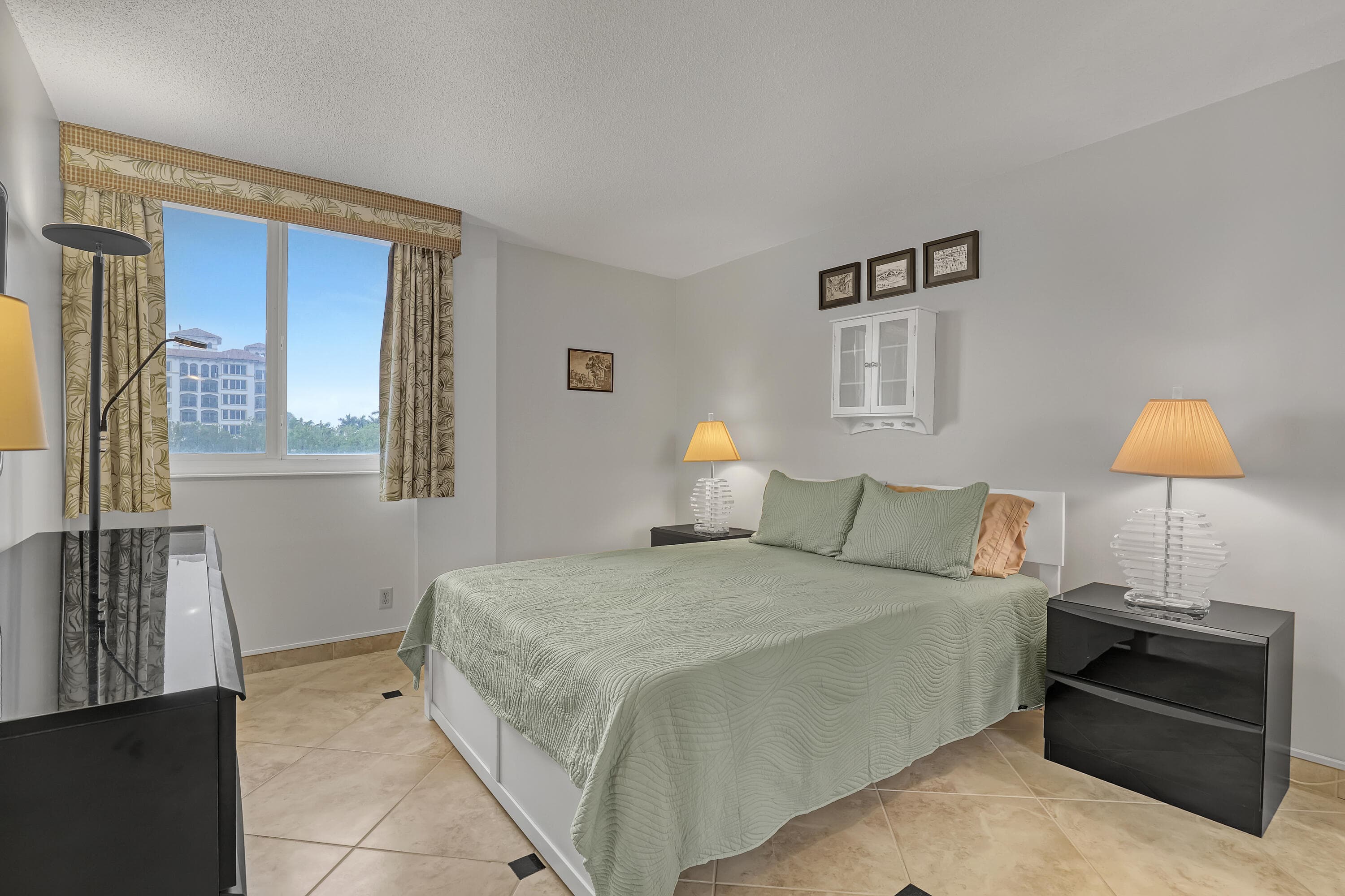 125 S Ocean Avenue 304, Palm Beach Shores, FL 33404 — photo 15 of 32