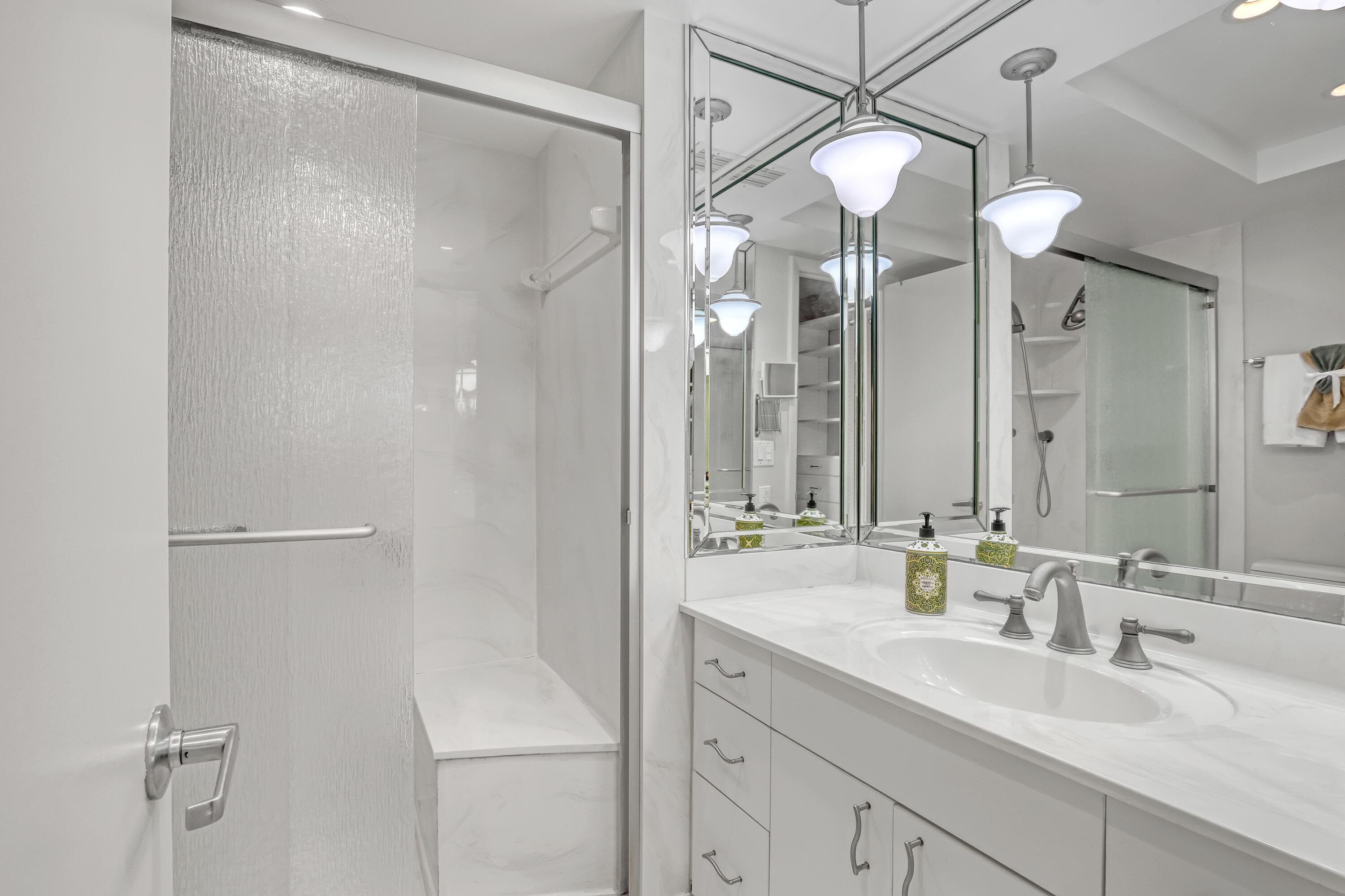 125 S Ocean Avenue 304, Palm Beach Shores, FL 33404 — photo 13 of 32