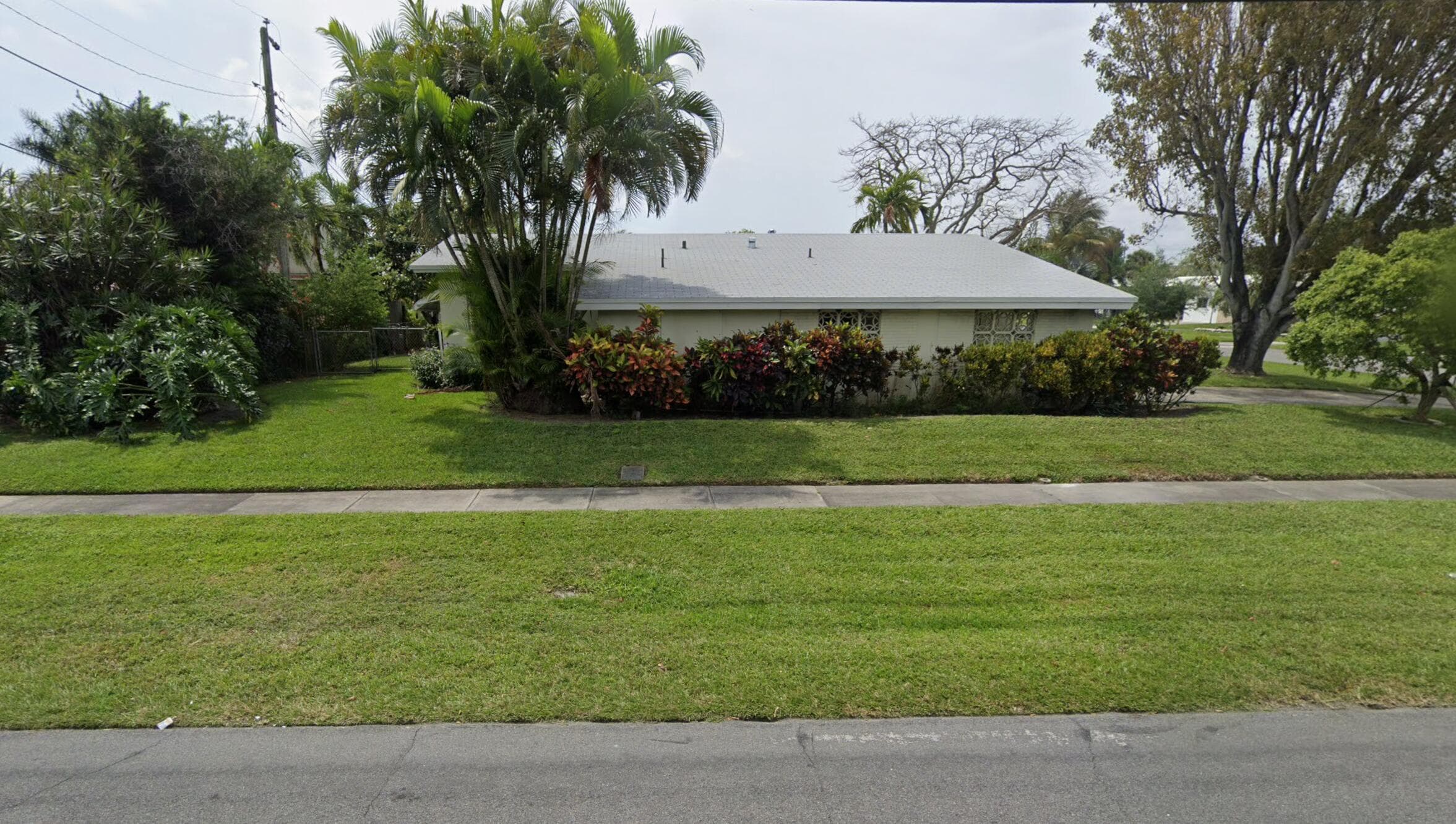 712 NE 23rd Terrace, Pompano Beach, FL 33062 — photo 5 of 16