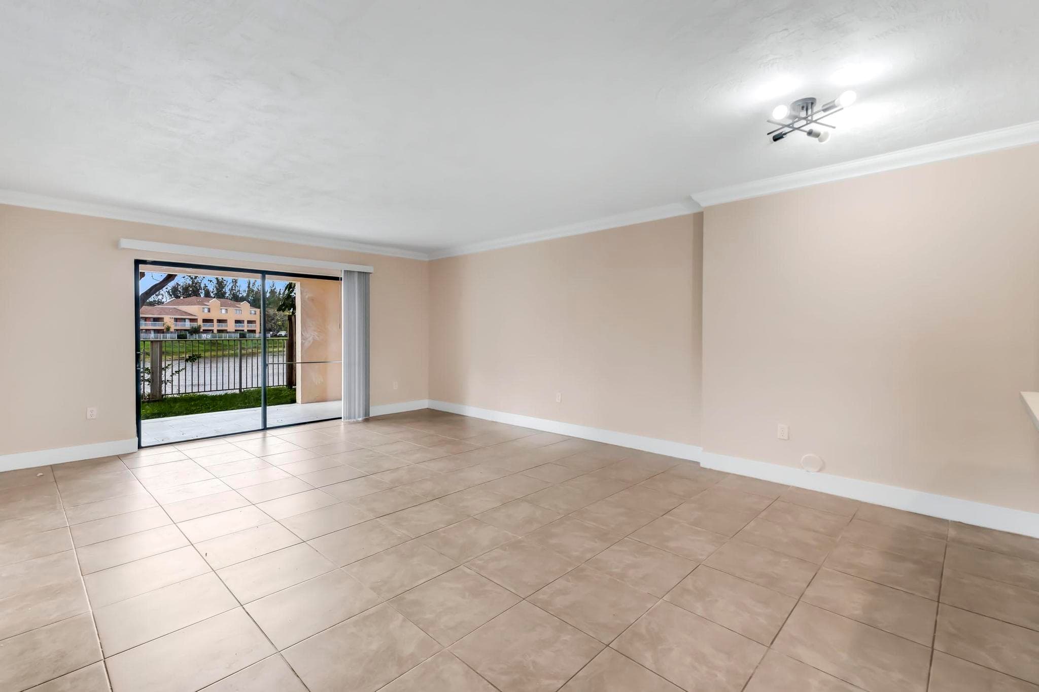 5200 NW 31st Avenue 141, Fort Lauderdale, FL 33309 — photo 2 of 33