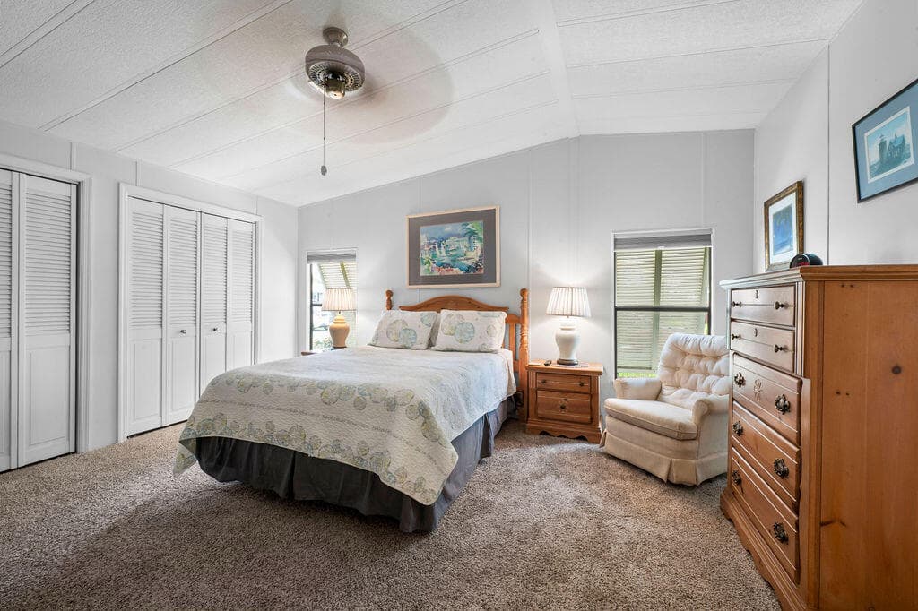 7894 SE Saratoga Drive E, Hobe Sound, FL 33455 — photo 24 of 35