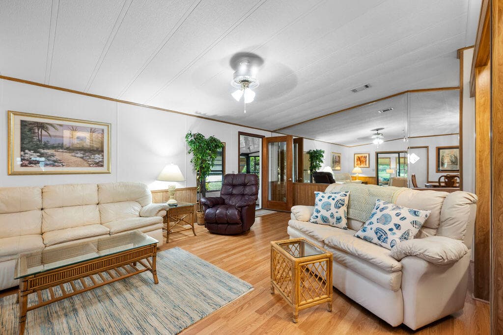 7894 SE Saratoga Drive E, Hobe Sound, FL 33455 — photo 11 of 35