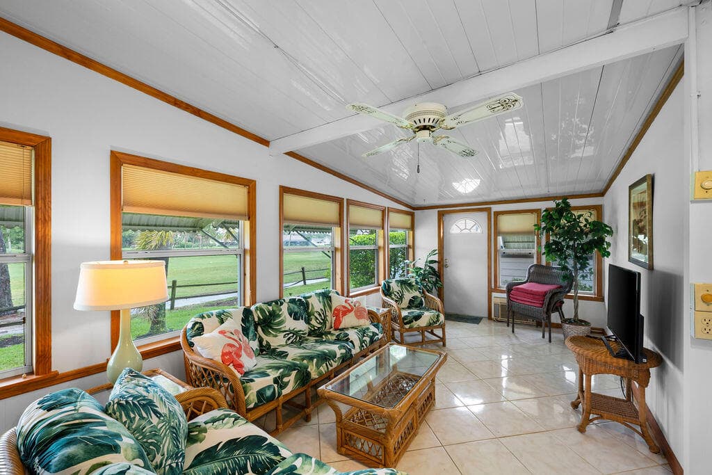 7894 SE Saratoga Drive E, Hobe Sound, FL 33455 — photo 21 of 35