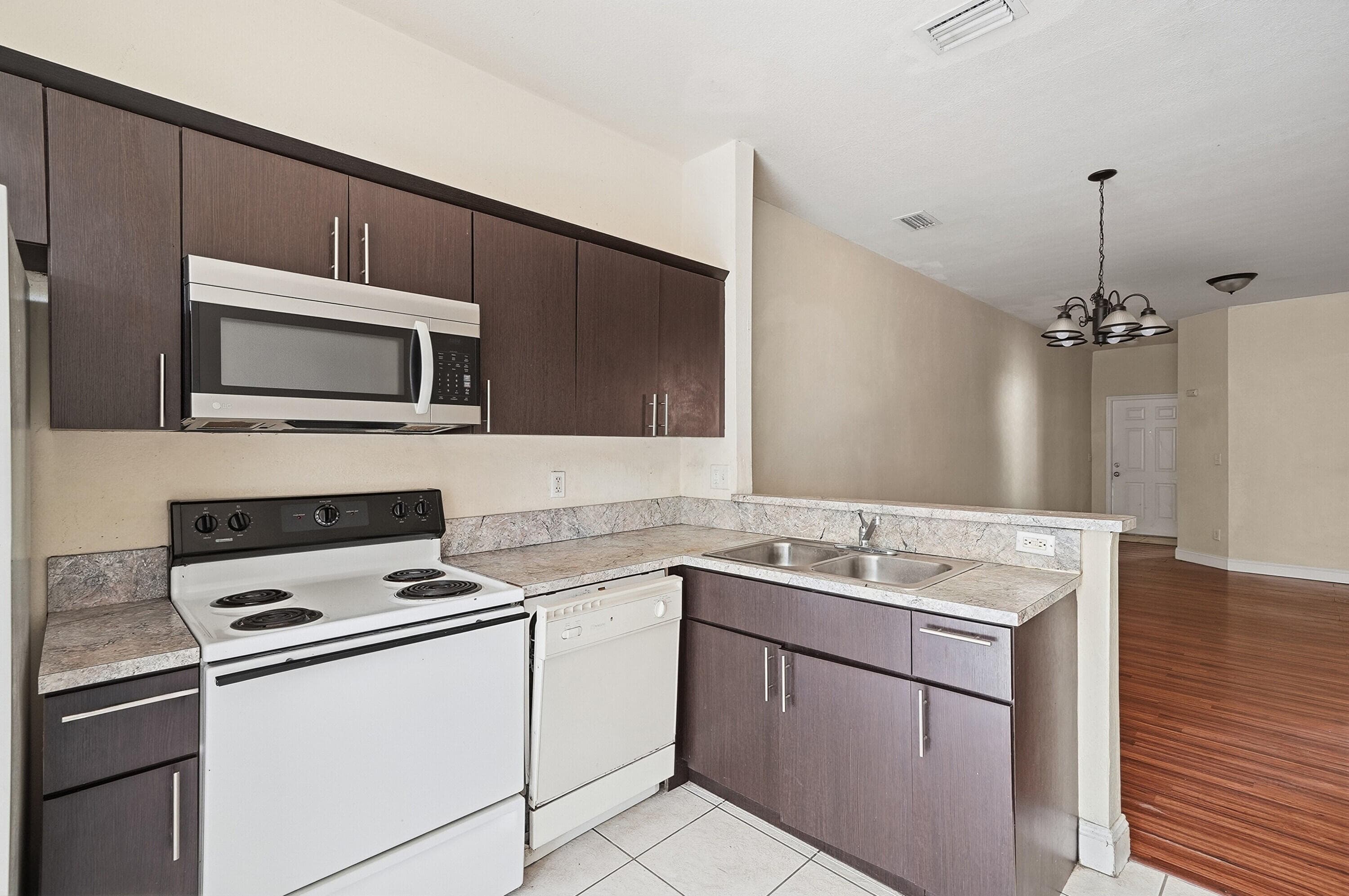 1584 SW 2nd Street, Homestead, FL 33030 — photo 3 of 28