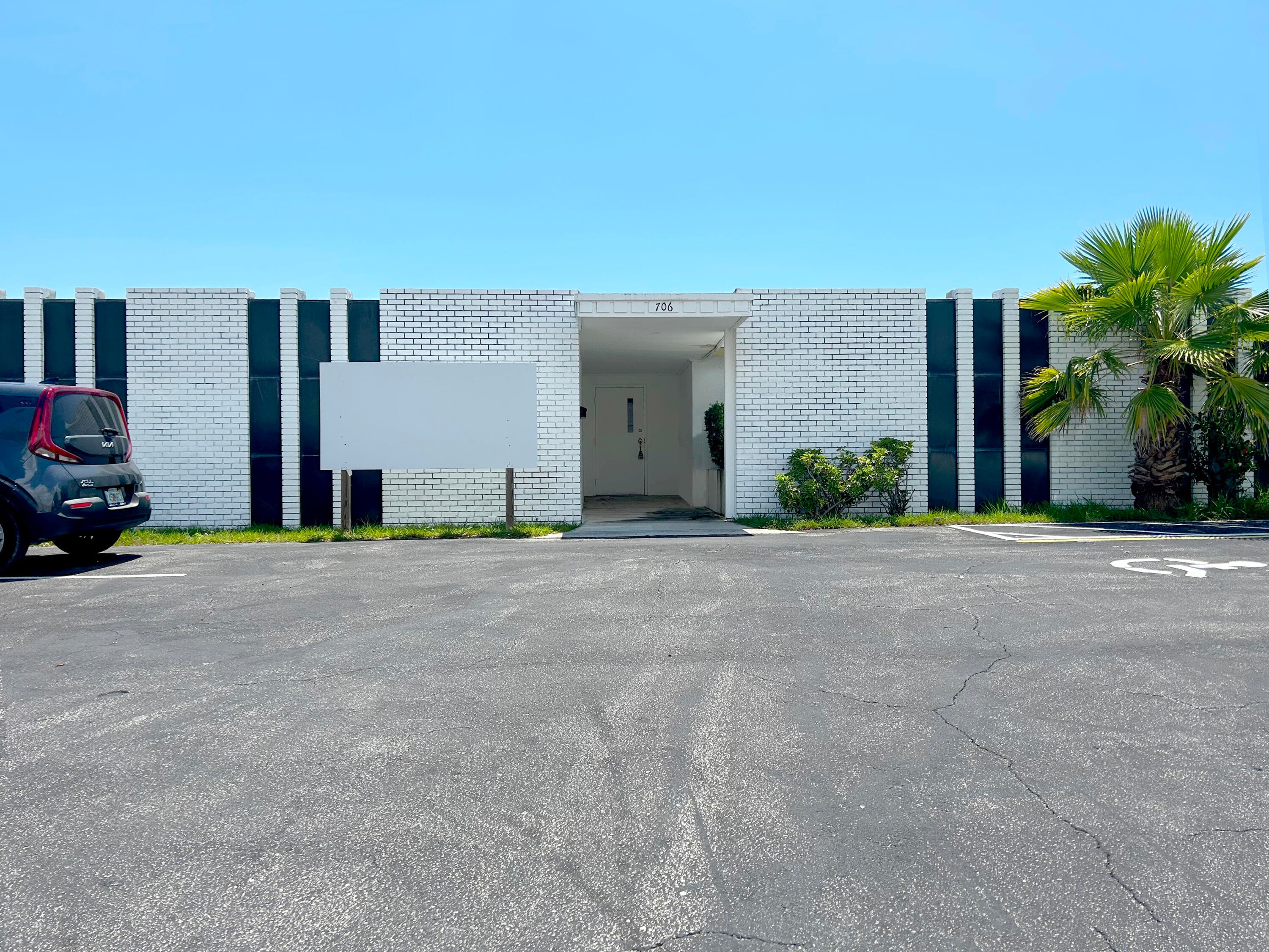 706 N 7th Street, Fort Pierce, FL — photo 5 of 5
