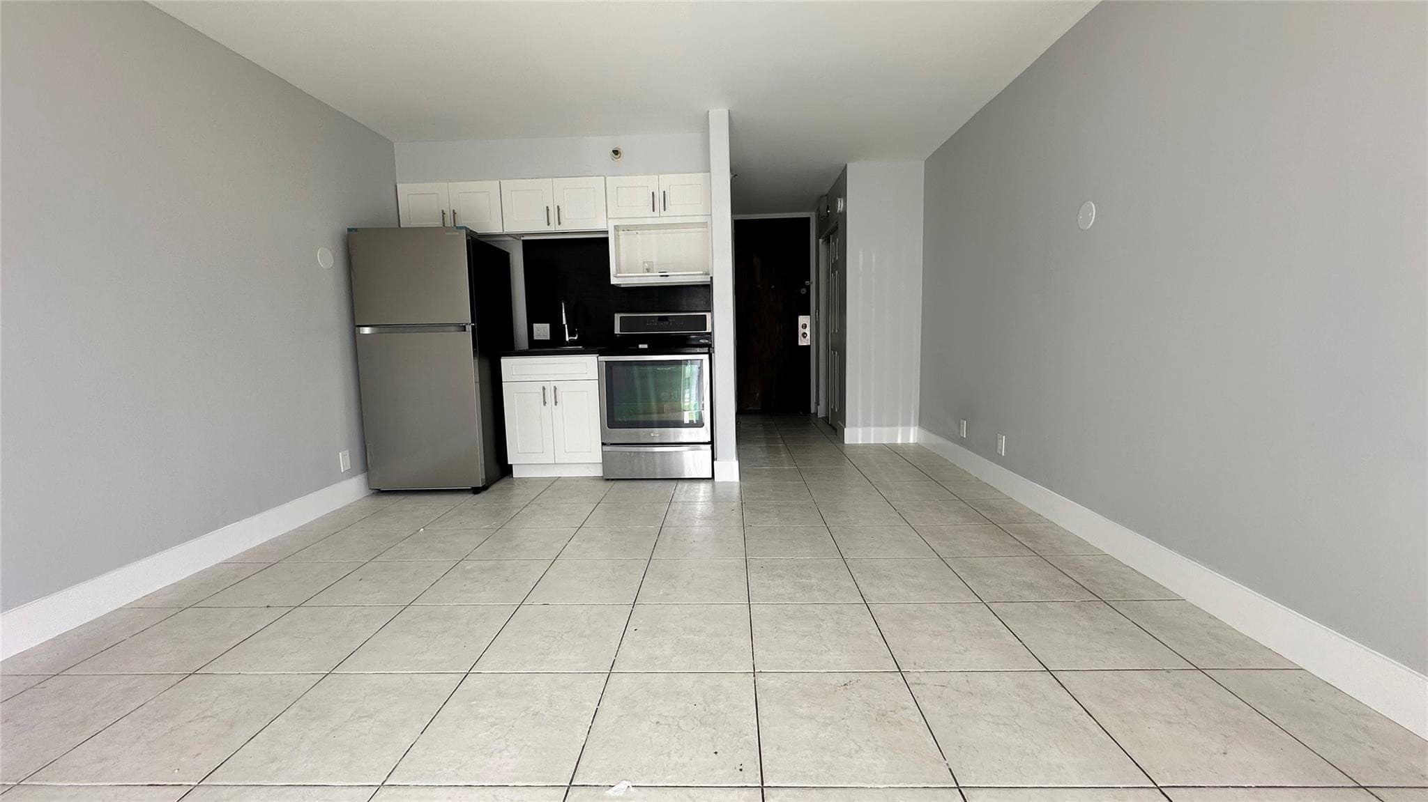 16450 NW 2nd Avenue 102, Miami, FL 33169 — photo 1 of 9