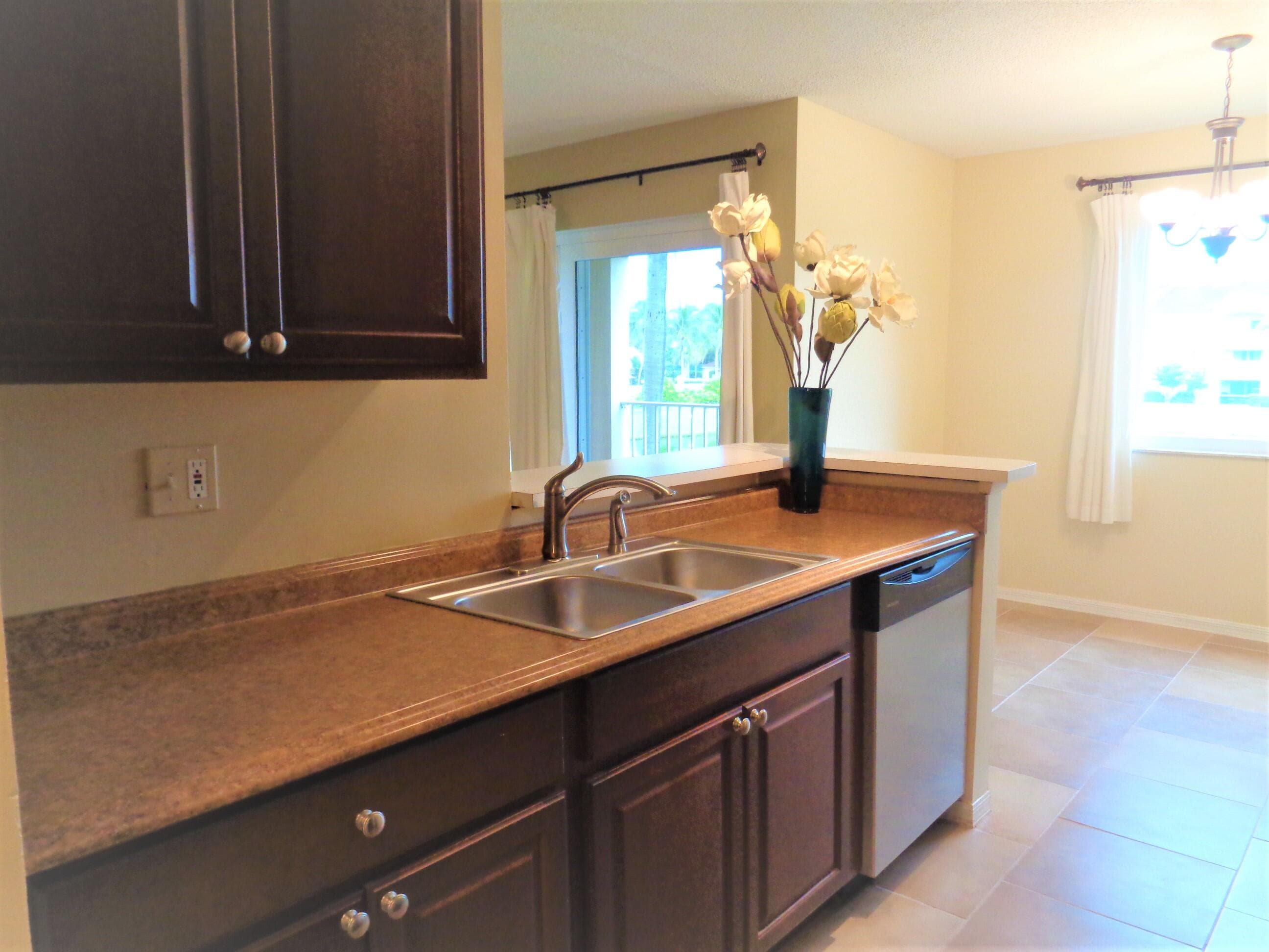 1650 N 42nd Circle 206, Vero Beach, FL 32967 — photo 5 of 50