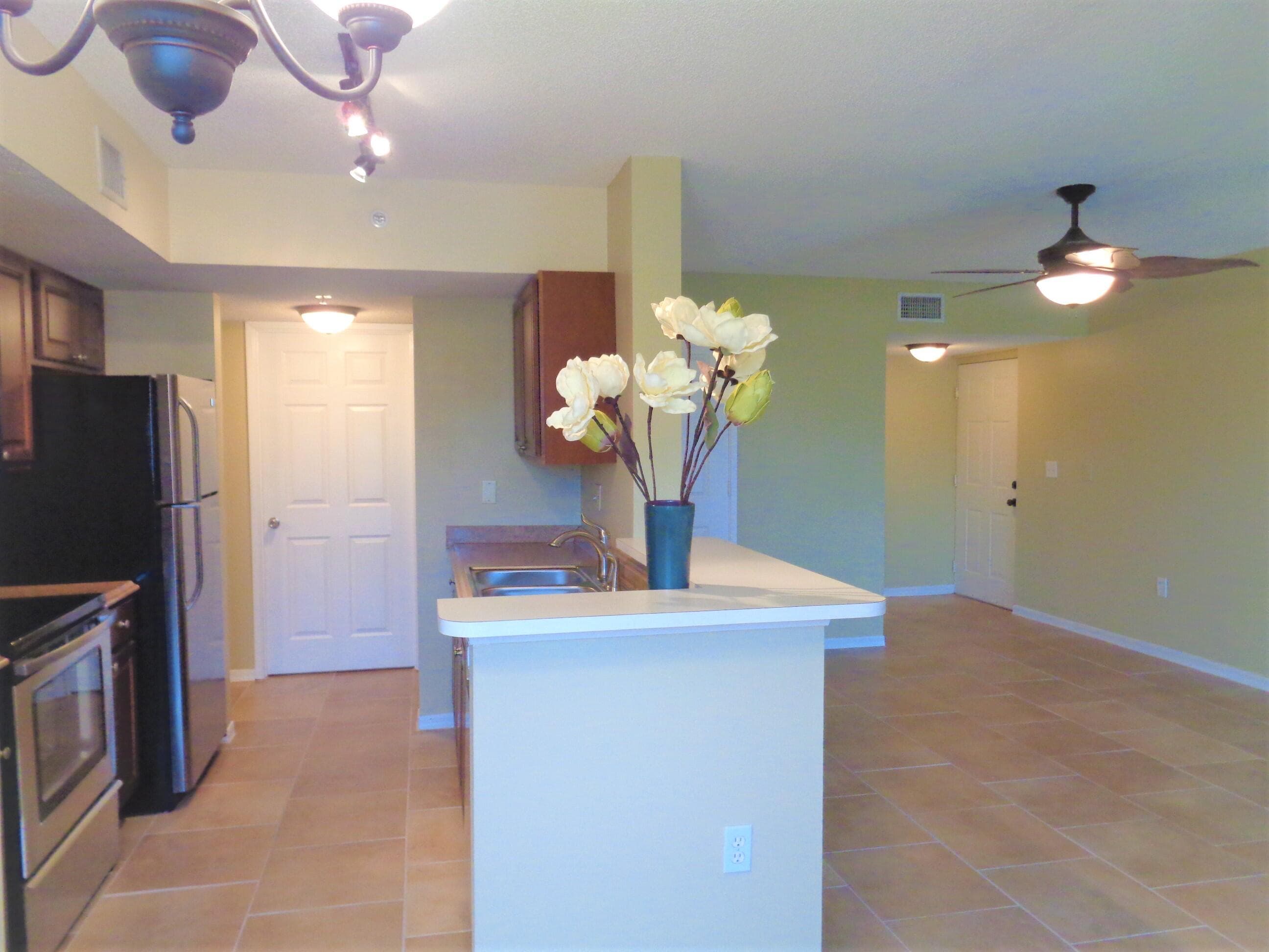 1650 N 42nd Circle 206, Vero Beach, FL 32967 — photo 11 of 50
