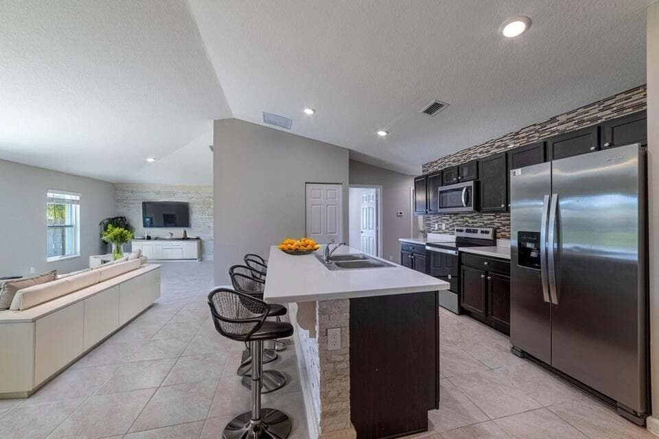 2372 SE Maslan Avenue, Port St. Lucie, FL 34952 — photo 11 of 44