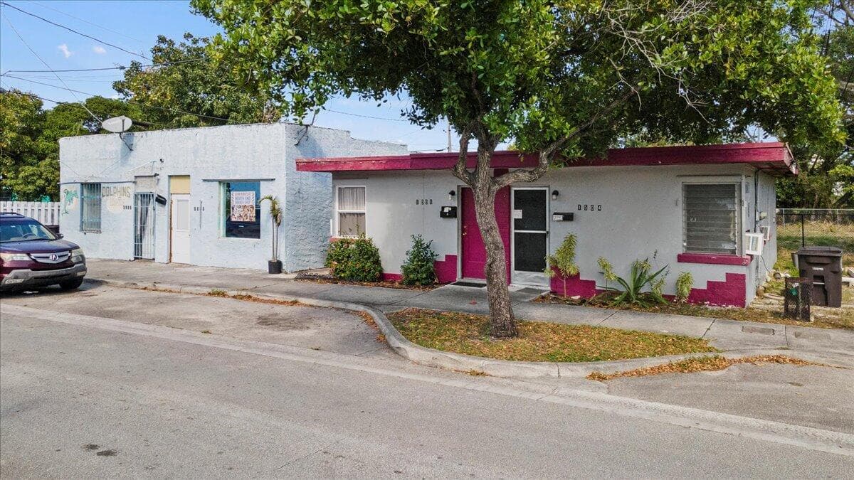 1504 N Sapodilla Avenue, West Palm Beach, FL 33401 — photo 1 of 25