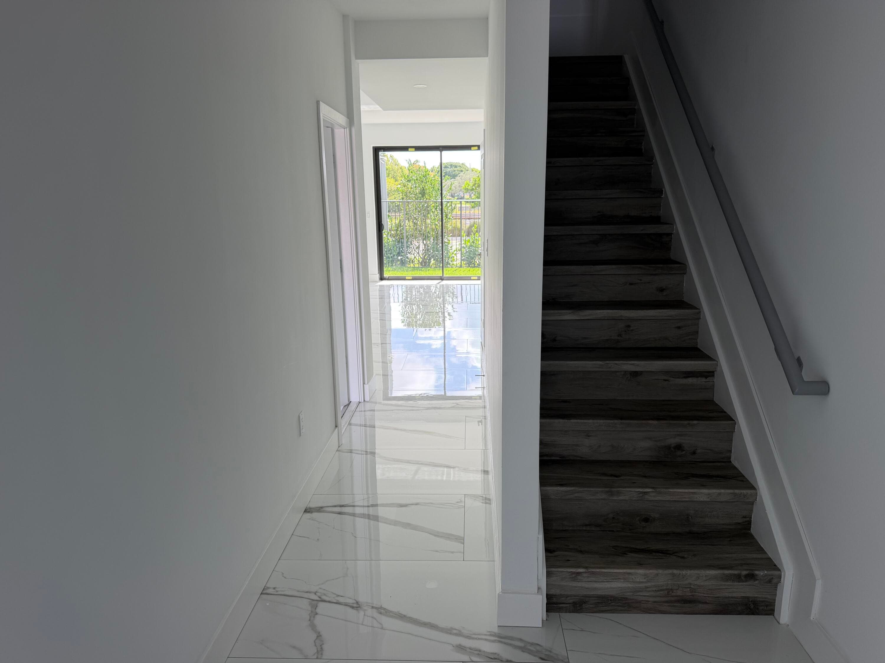 1544 NW 1st Avenue, Pompano Beach, FL 33060 — photo 2 of 21