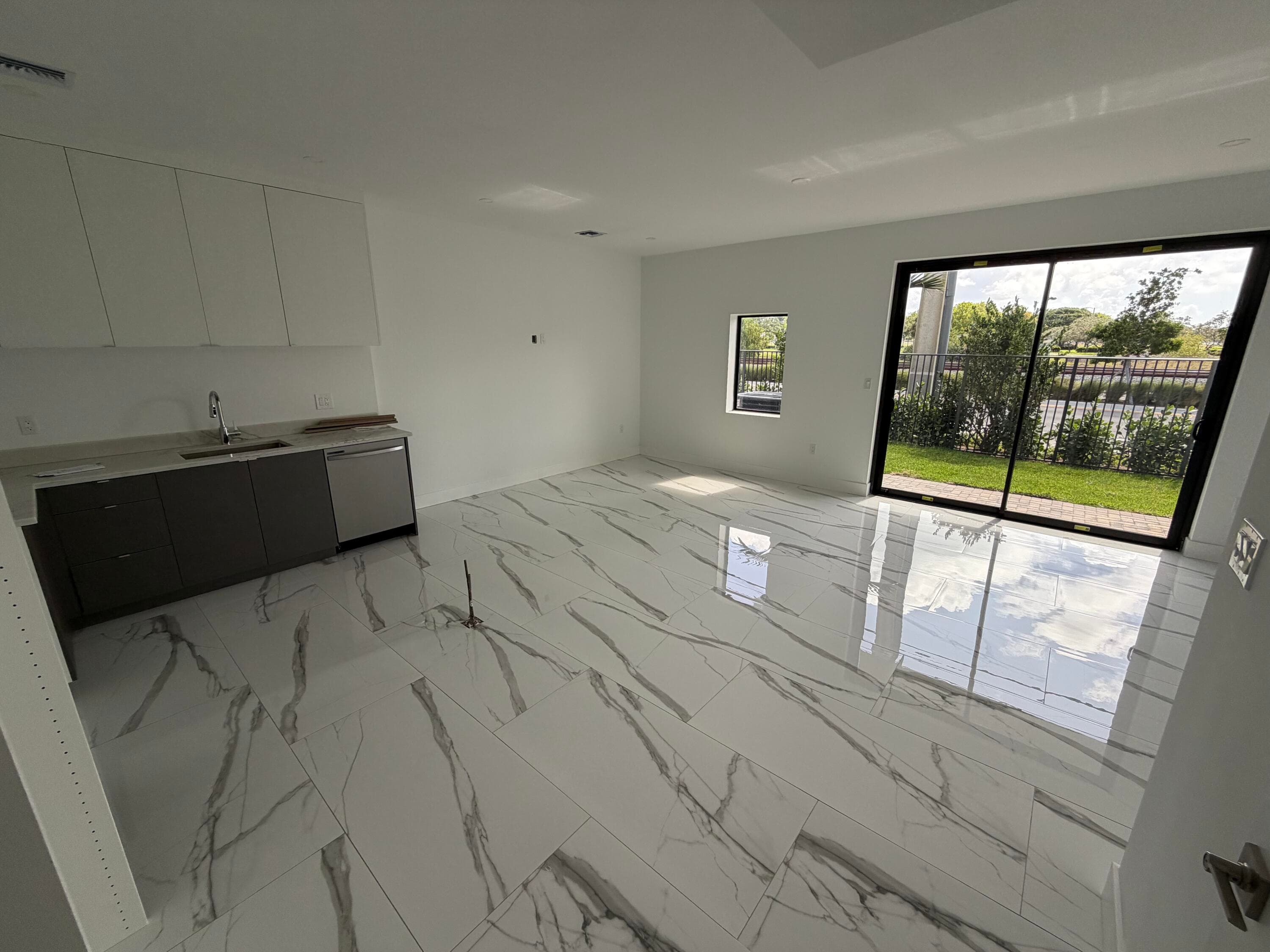 1544 NW 1st Avenue, Pompano Beach, FL 33060 — photo 3 of 21
