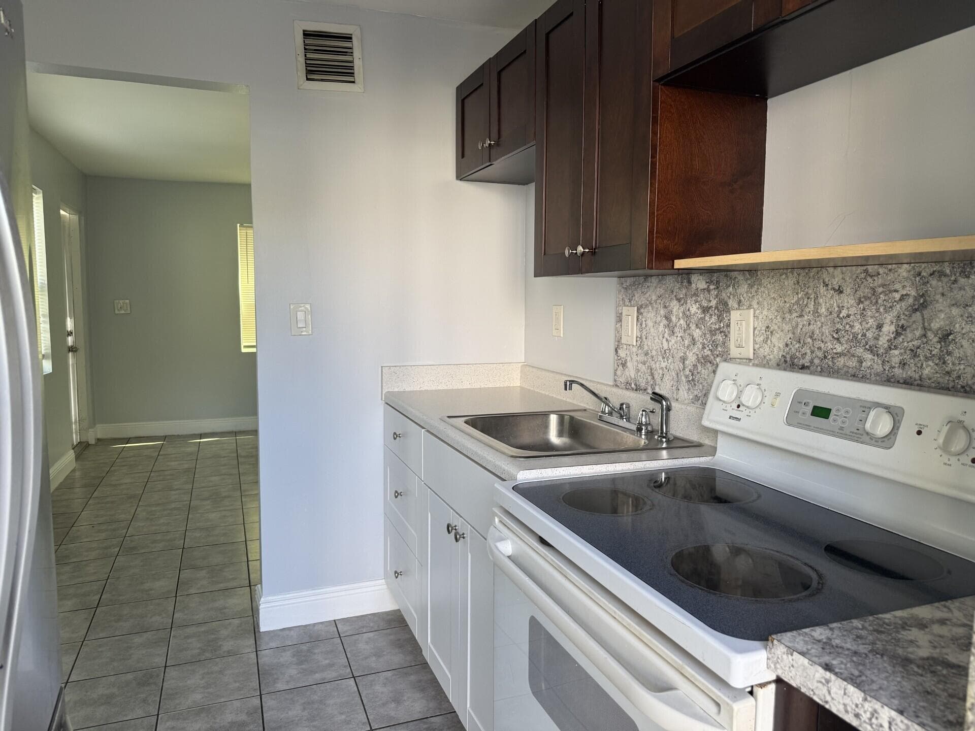 805 3rd Street 1, West Palm Beach, FL 33401 — photo 3 of 7