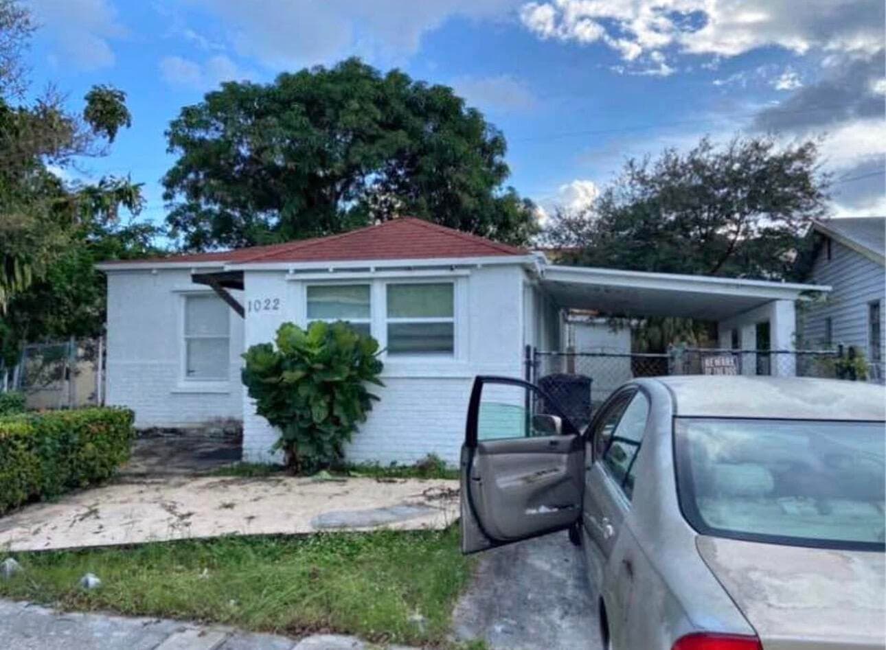 1022 17th Street, West Palm Beach, FL 33407 — photo 1 of 8