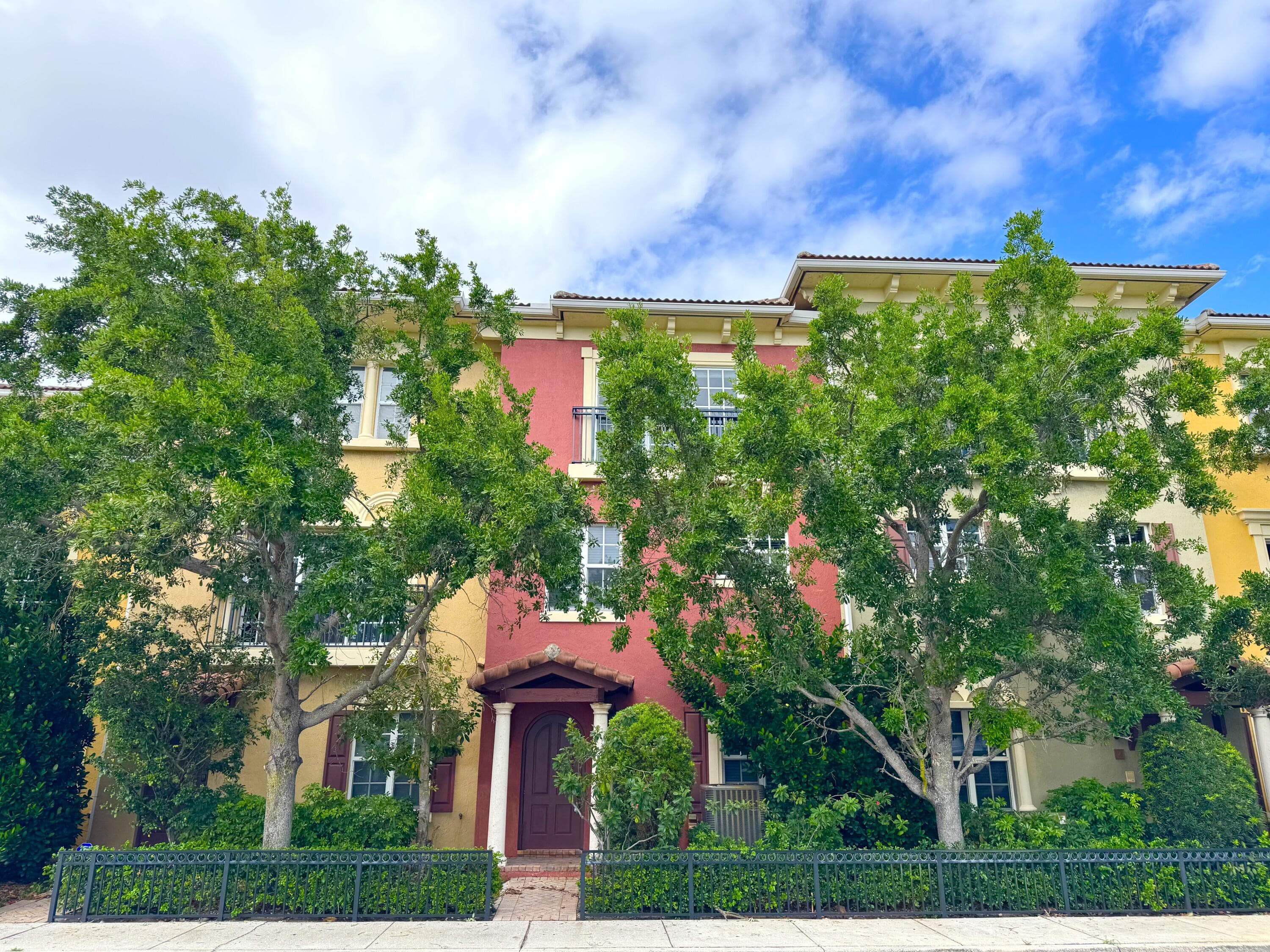 531 S Federal Highway 15, Lake Worth Beach, FL 33460 — photo 1 of 24