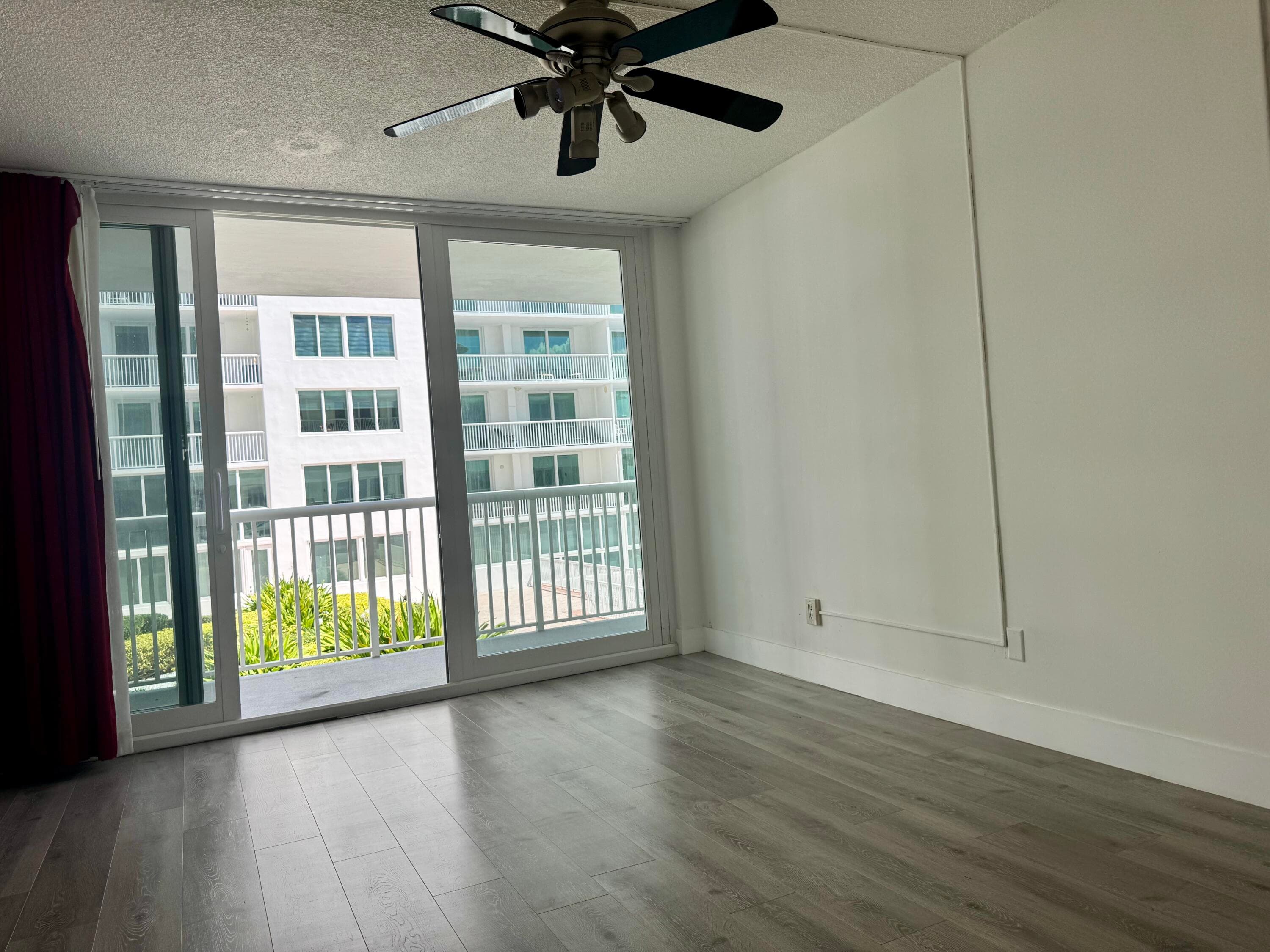 5401 Collins Avenue Apt 144, Miami Beach, FL 33140 — photo 12 of 45