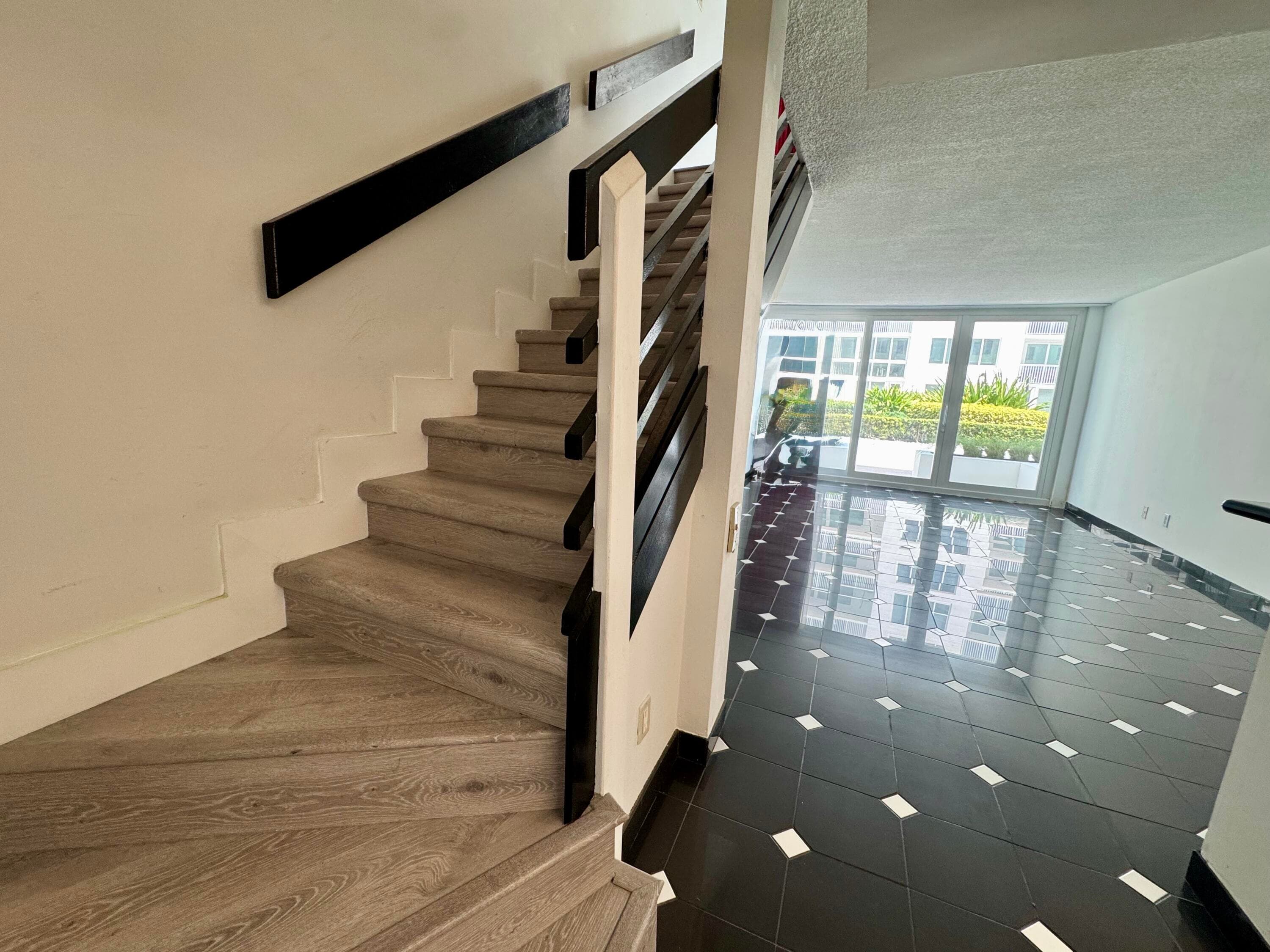 5401 Collins Avenue Apt 144, Miami Beach, FL 33140 — photo 32 of 45