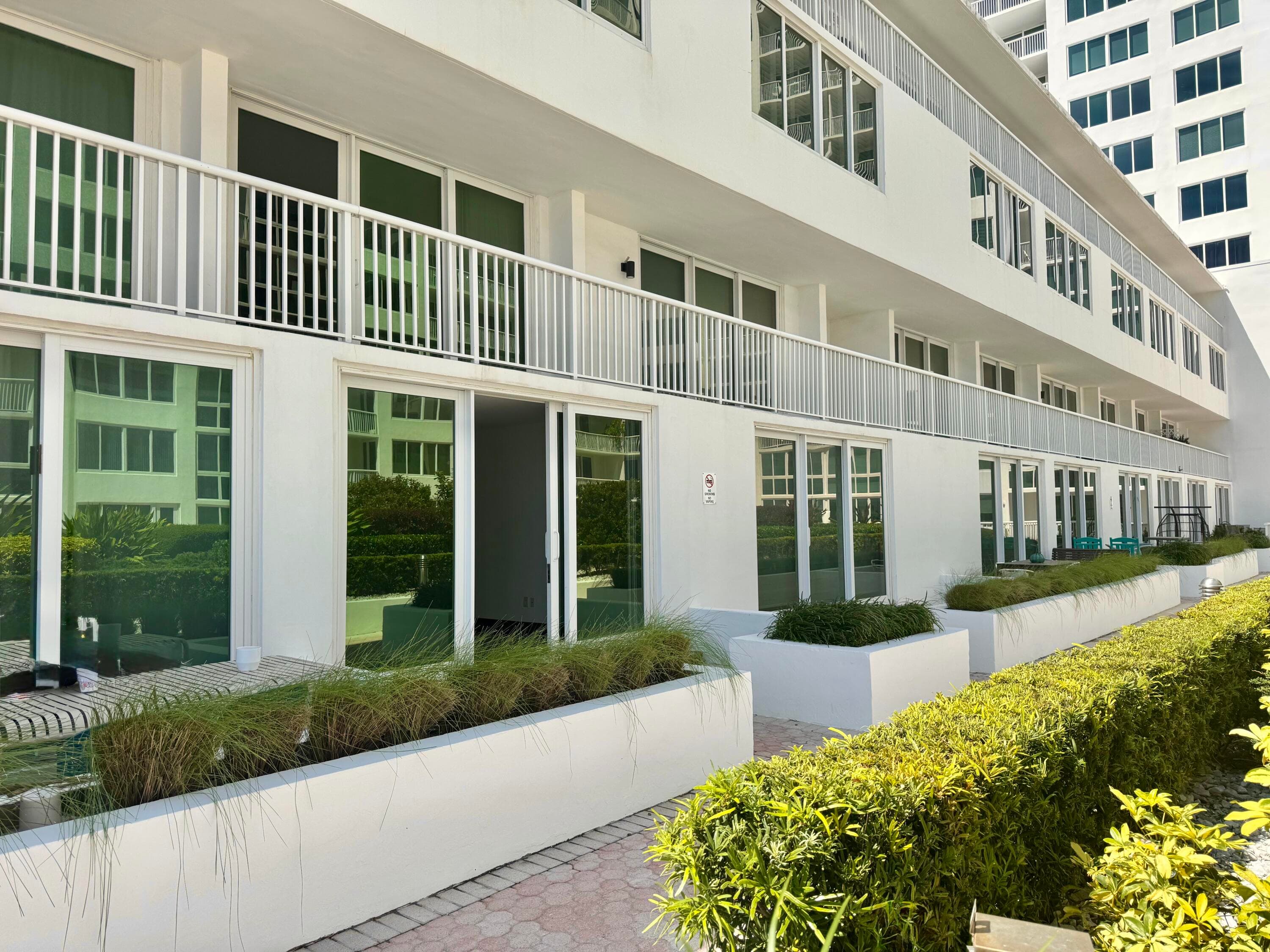 5401 Collins Avenue Apt 144, Miami Beach, FL 33140 — photo 11 of 45