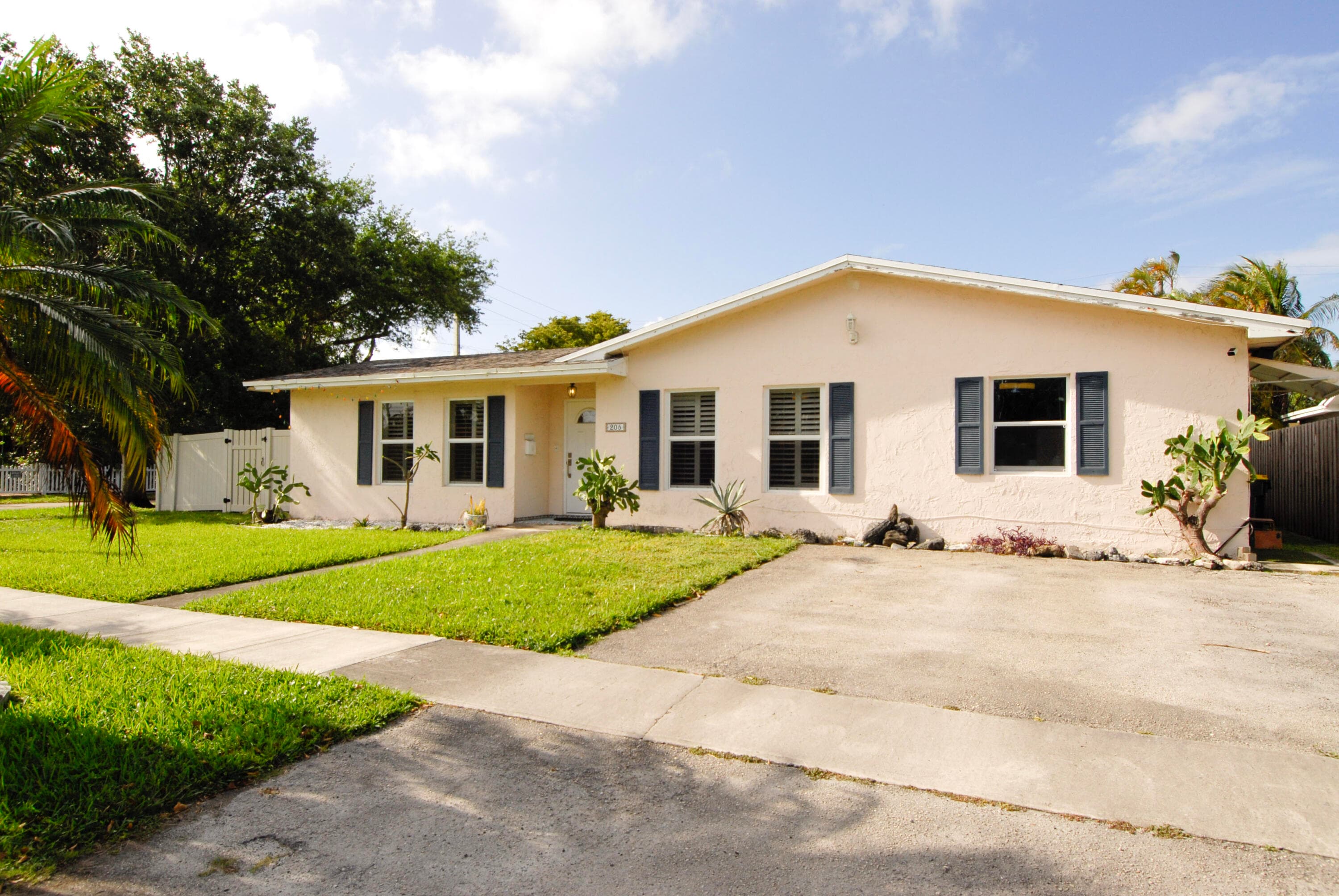 205 SE 4th Terrace 1-2, Dania Beach, FL 33004 — photo 35 of 35