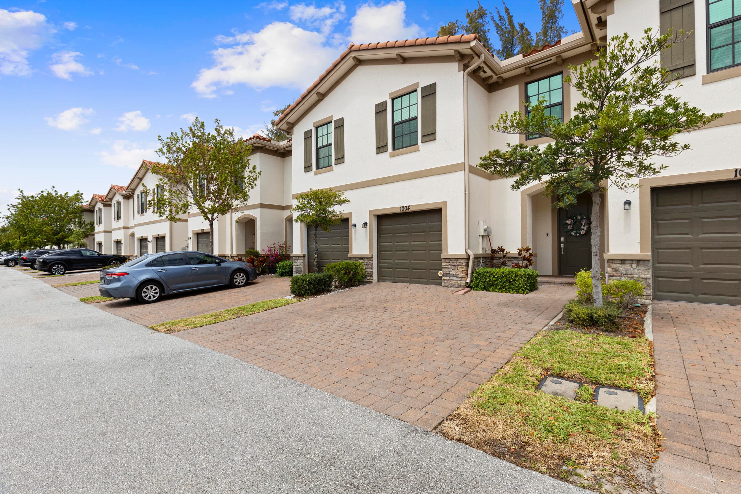 1004 Sweet Briar Lane, Riviera Beach, FL 33410 — photo 2 of 31