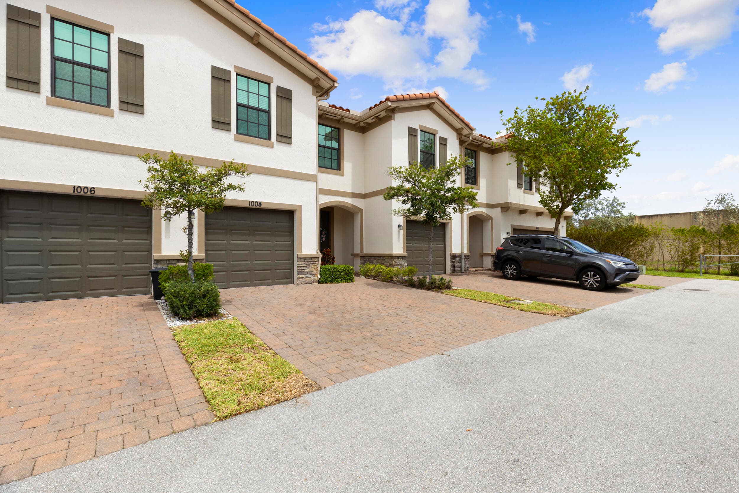 1004 Sweet Briar Lane, Riviera Beach, FL 33410 — photo 3 of 31