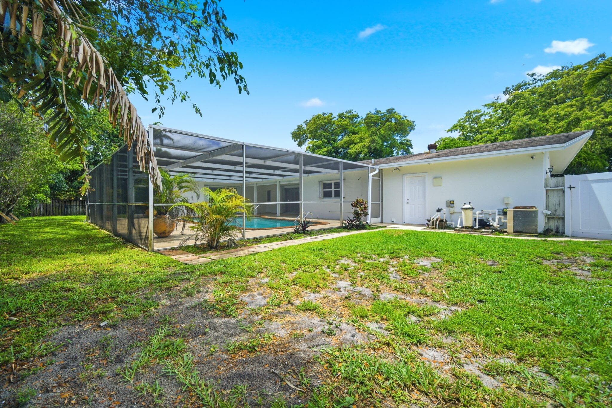 321 E Chaminade Drive, Hollywood, FL 33021 — photo 5 of 46