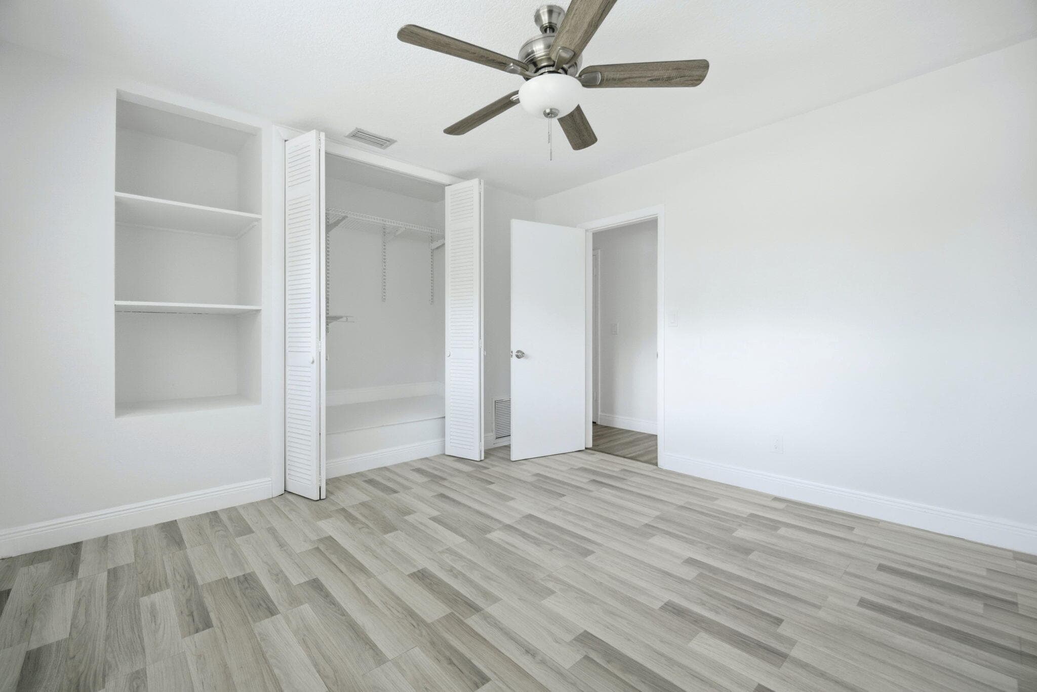 321 E Chaminade Drive, Hollywood, FL 33021 — photo 29 of 46