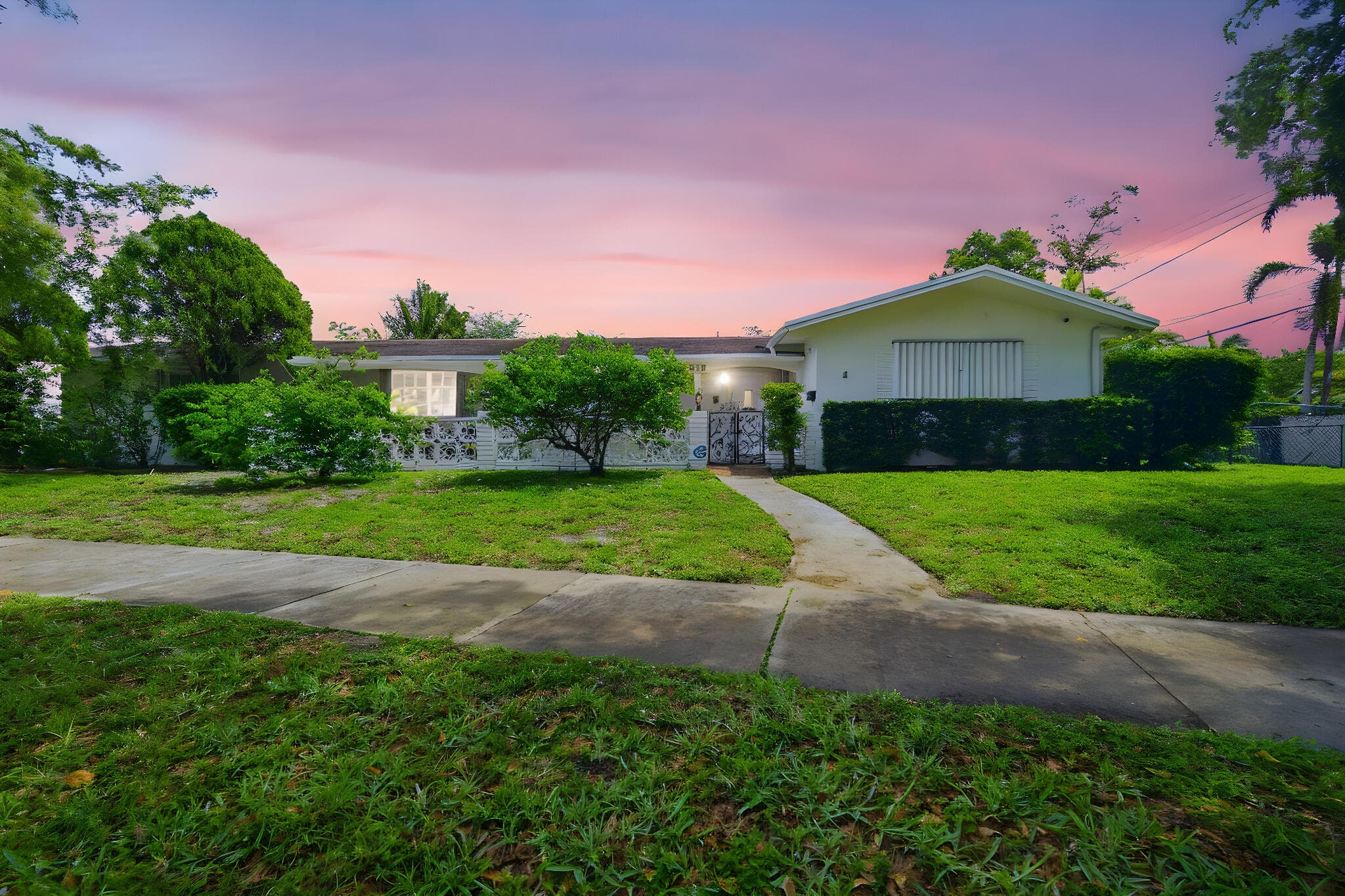 321 E Chaminade Drive, Hollywood, FL 33021 — photo 13 of 46
