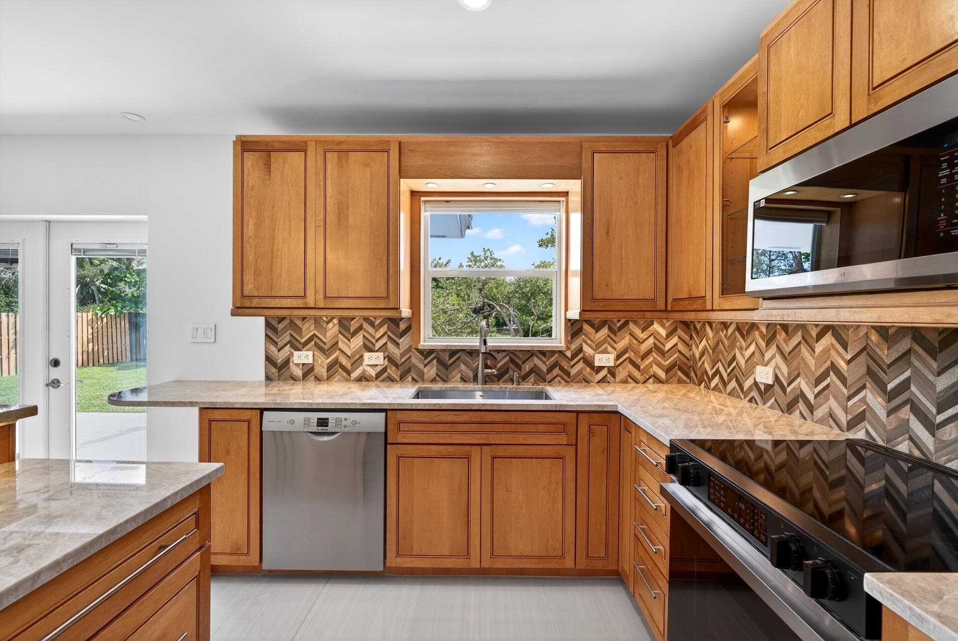 648 NW 30th Court, Wilton Manors, FL 33311 — photo 5 of 56