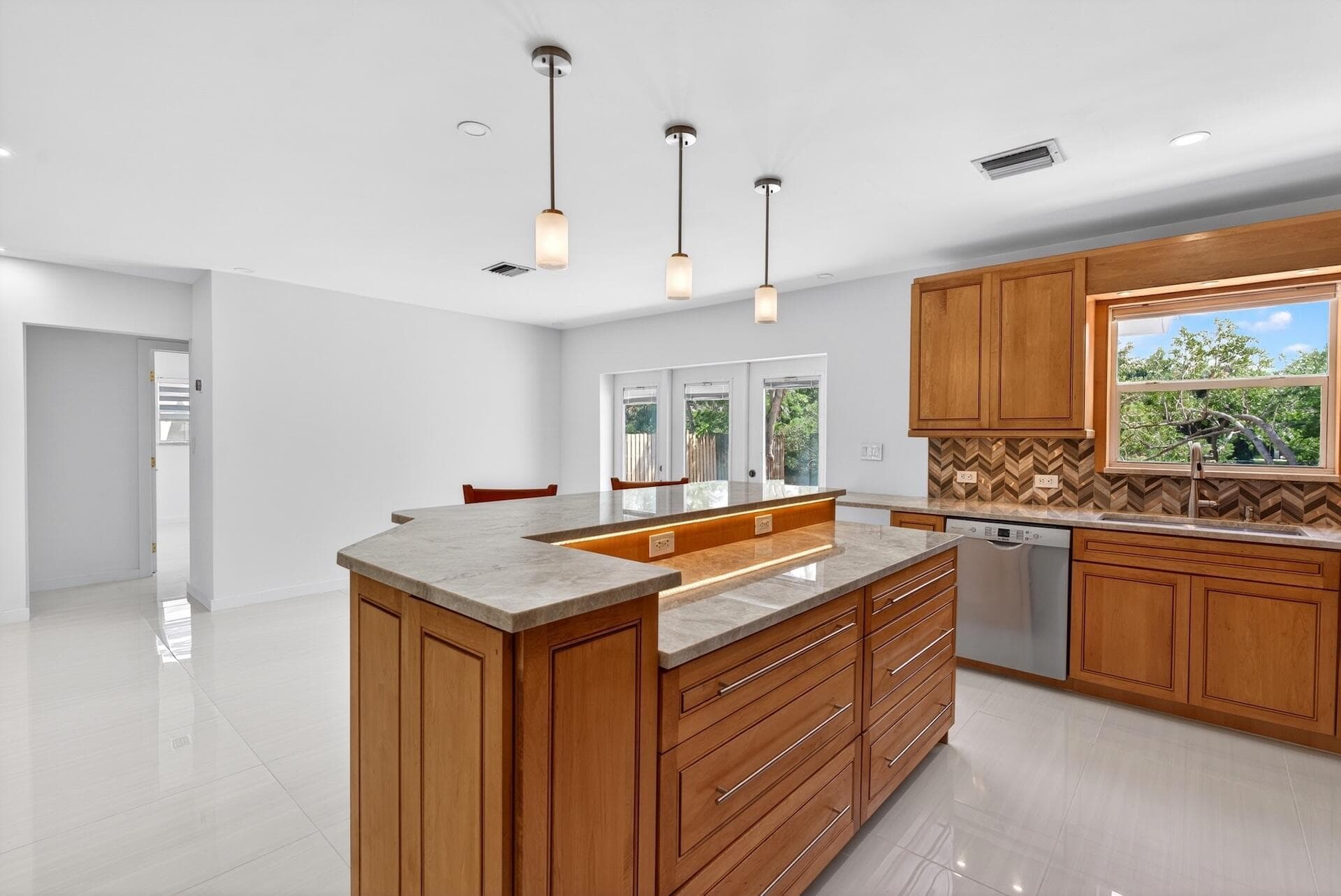 648 NW 30th Court, Wilton Manors, FL 33311 — photo 10 of 56