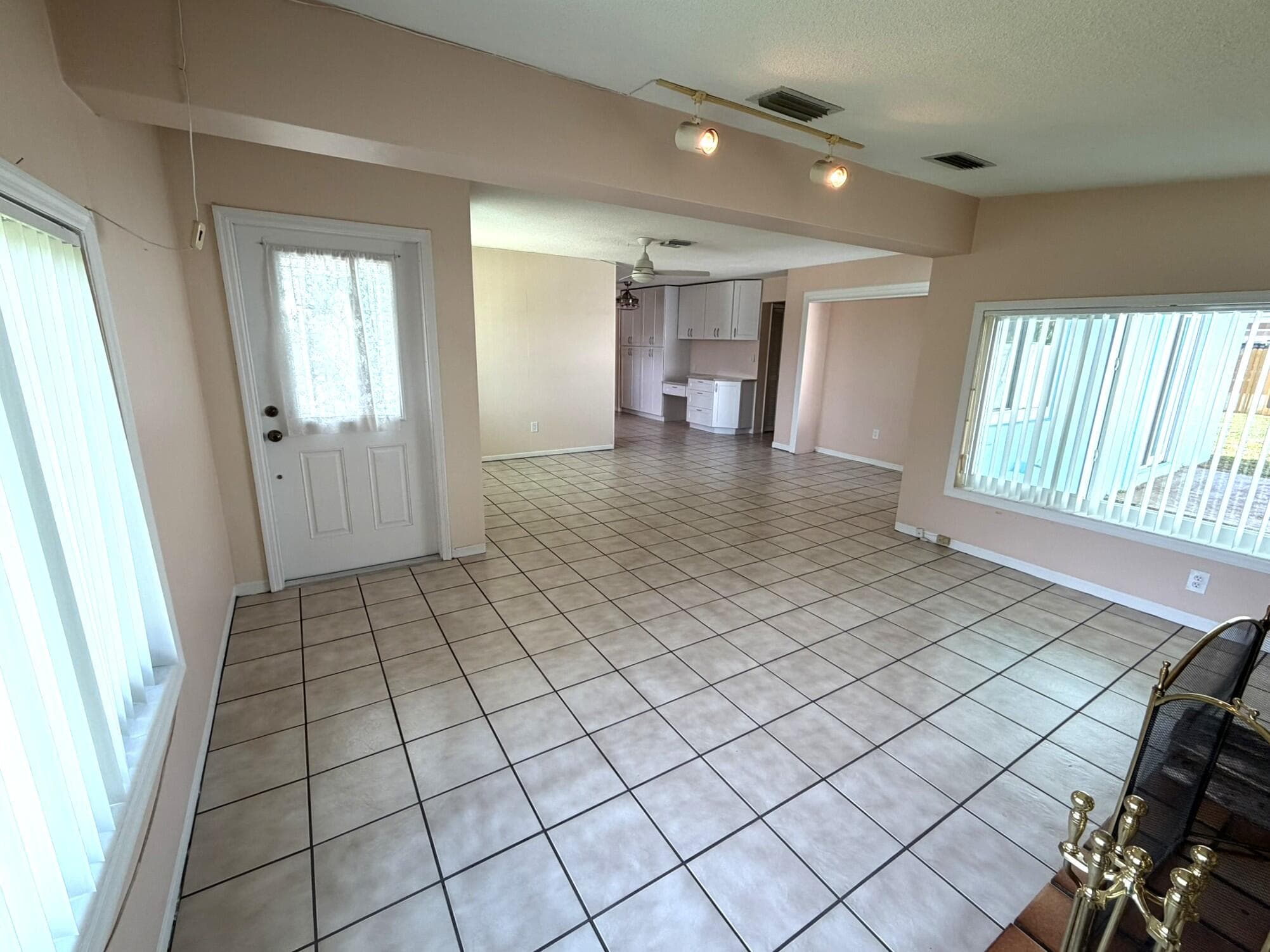 8881 NW 11th Street, Pembroke Pines, FL 33024 — photo 14 of 25