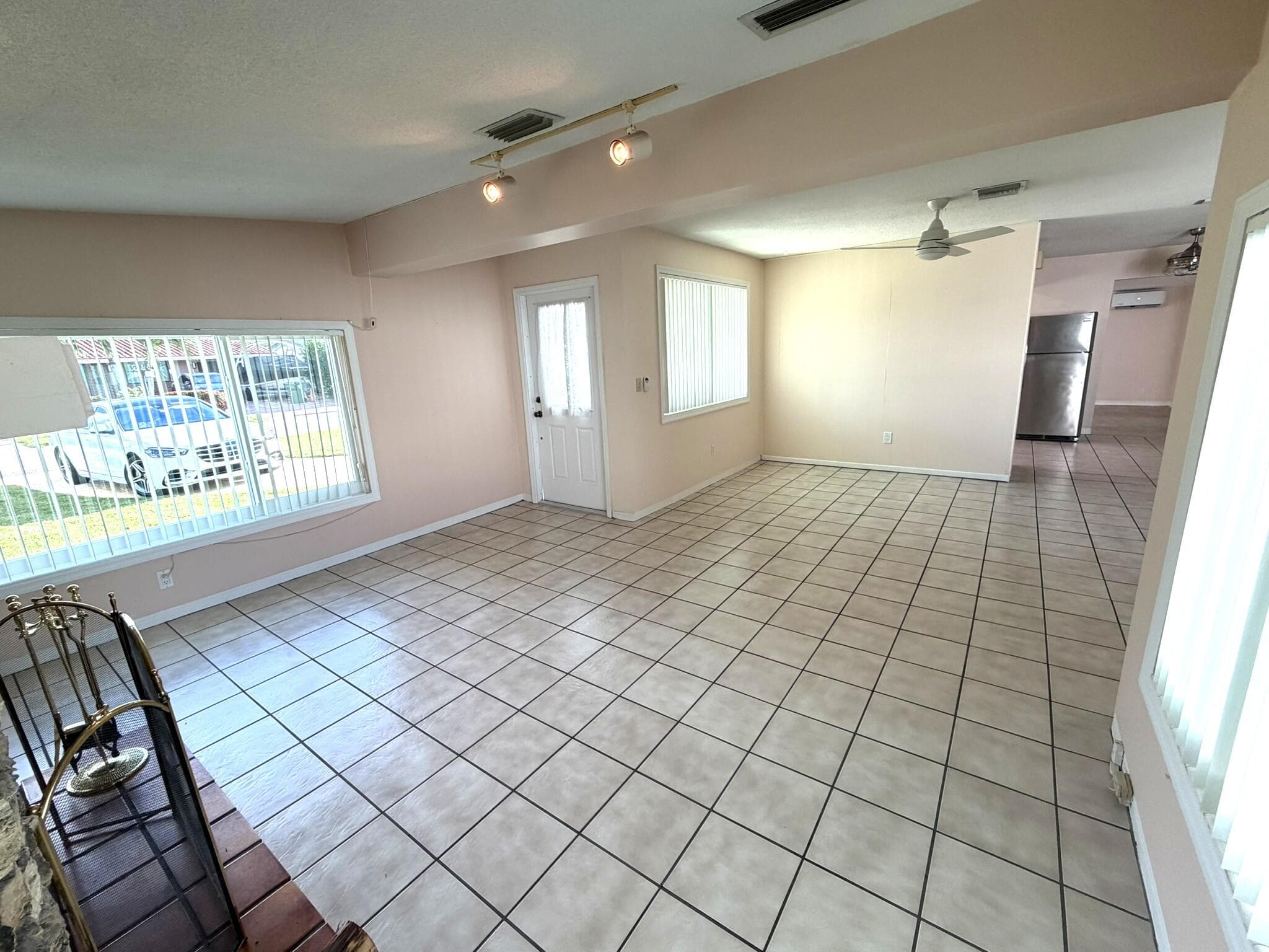 8881 NW 11th Street, Pembroke Pines, FL 33024 — photo 15 of 25