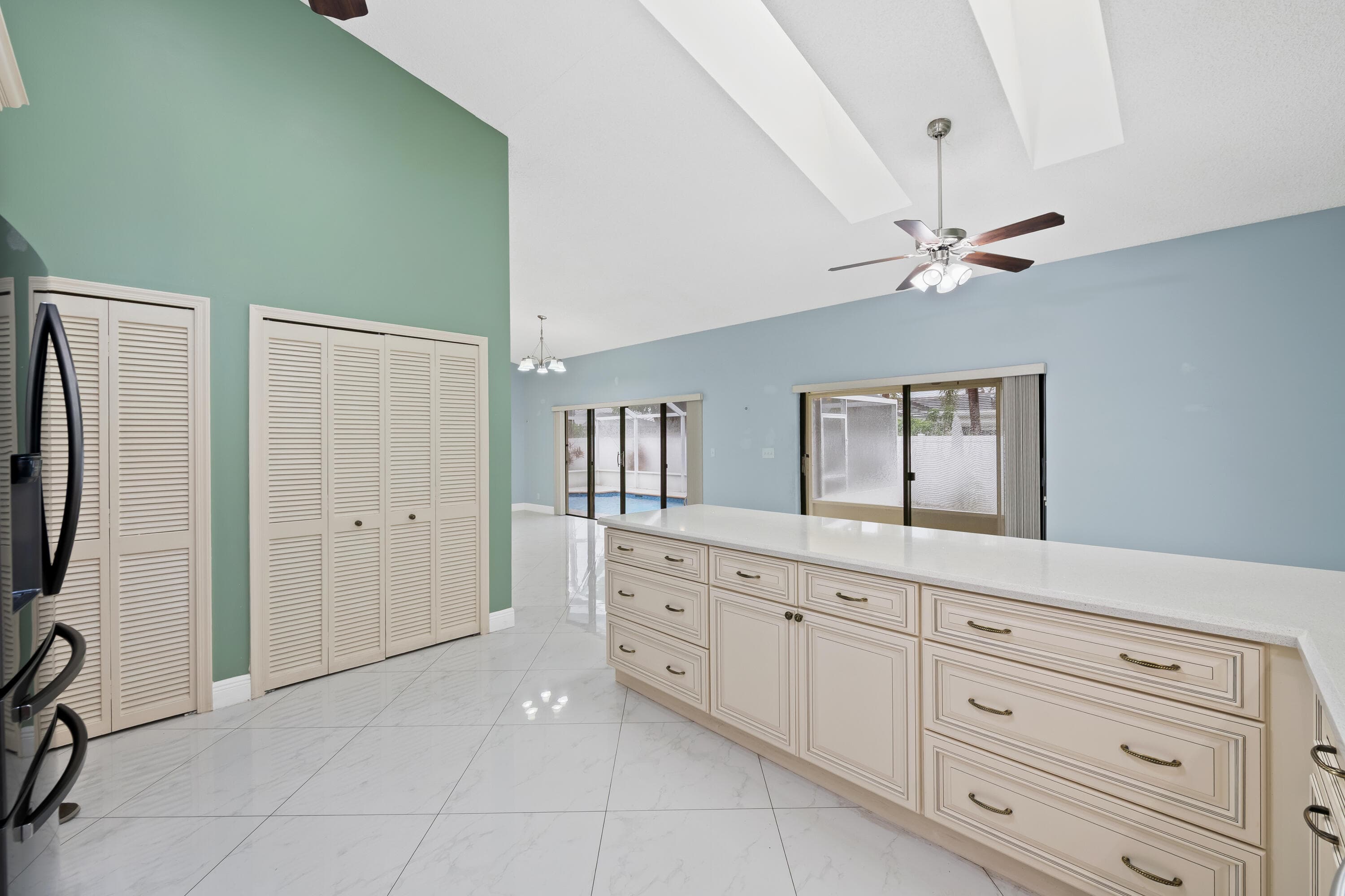 281 N Country Club Boulevard, Boca Raton, FL 33487 — photo 9 of 31