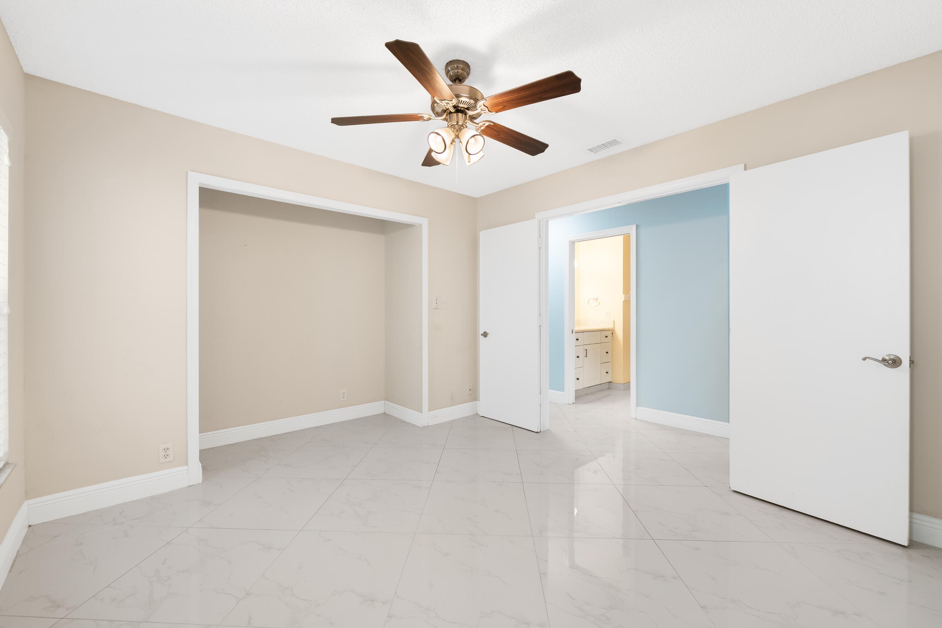 281 N Country Club Boulevard, Boca Raton, FL 33487 — photo 18 of 31