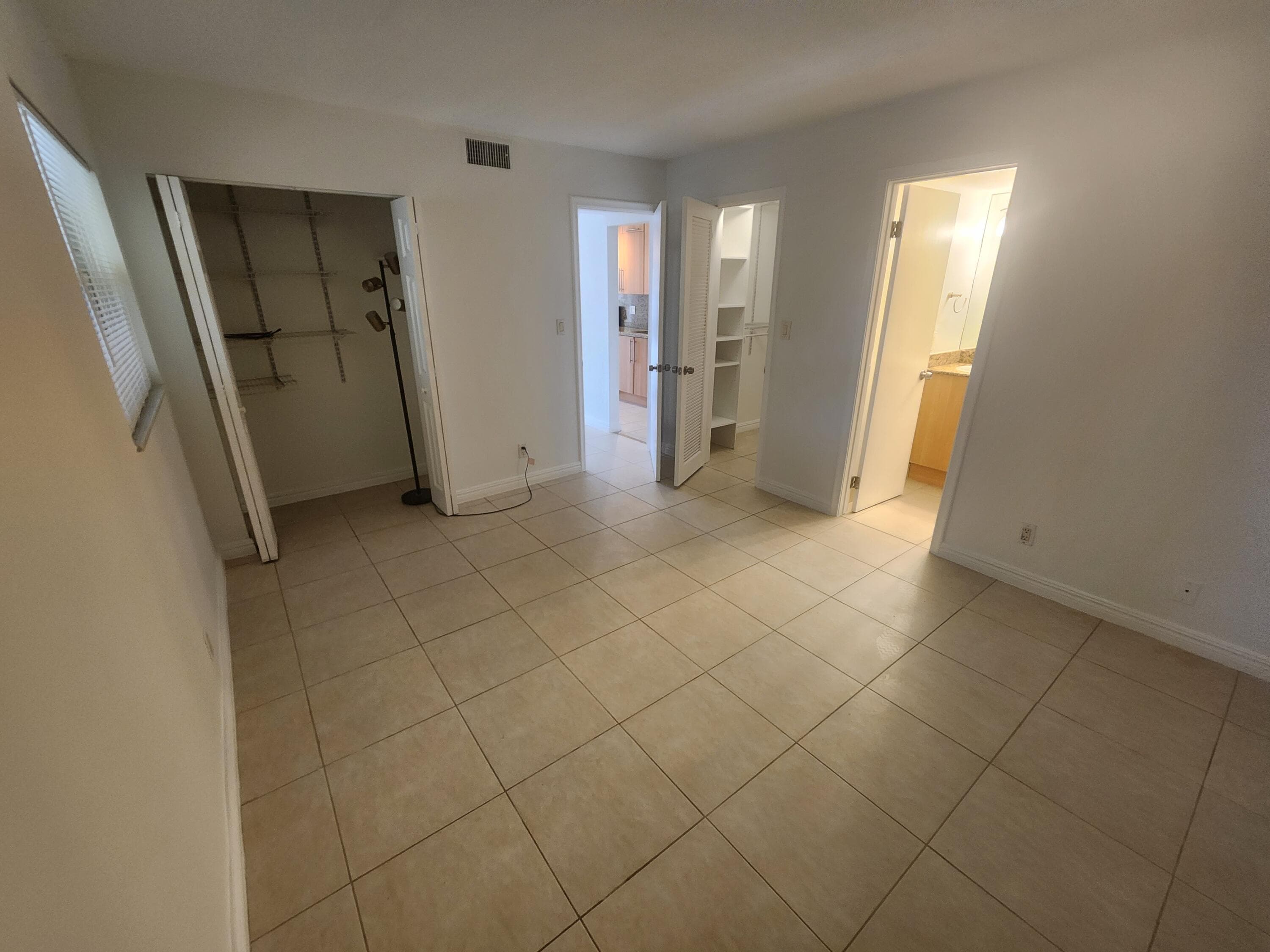 1125 NE 16th Place 105, Fort Lauderdale, FL 33305 — photo 16 of 20