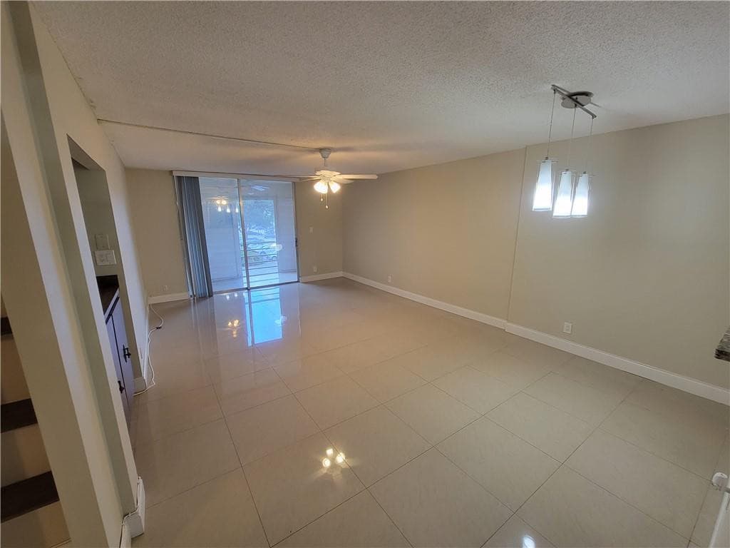 404 NW 68th Avenue 316, Plantation, FL 33317 — photo 2 of 15
