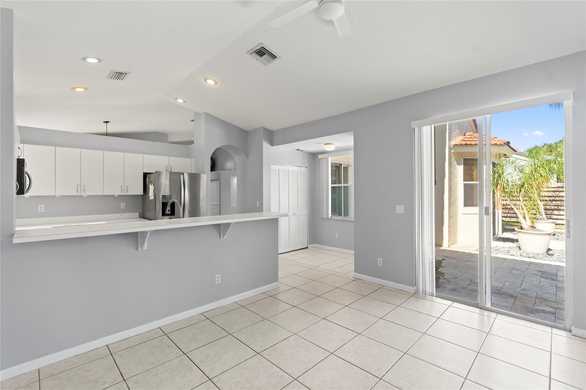 3222 NW 22nd Avenue, Oakland Park, FL 33309 — photo 12 of 72