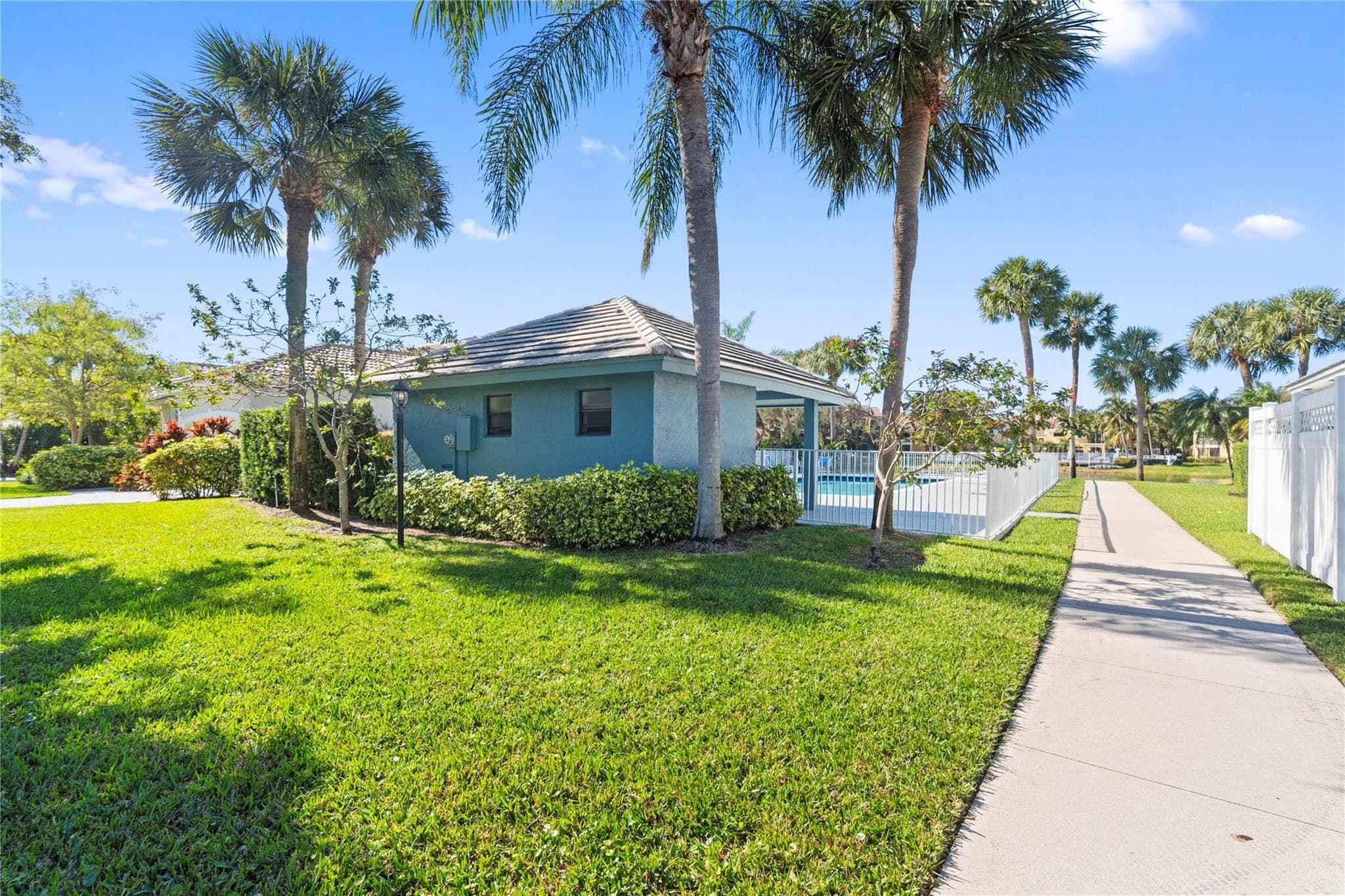 3222 NW 22nd Avenue, Oakland Park, FL 33309 — photo 28 of 72