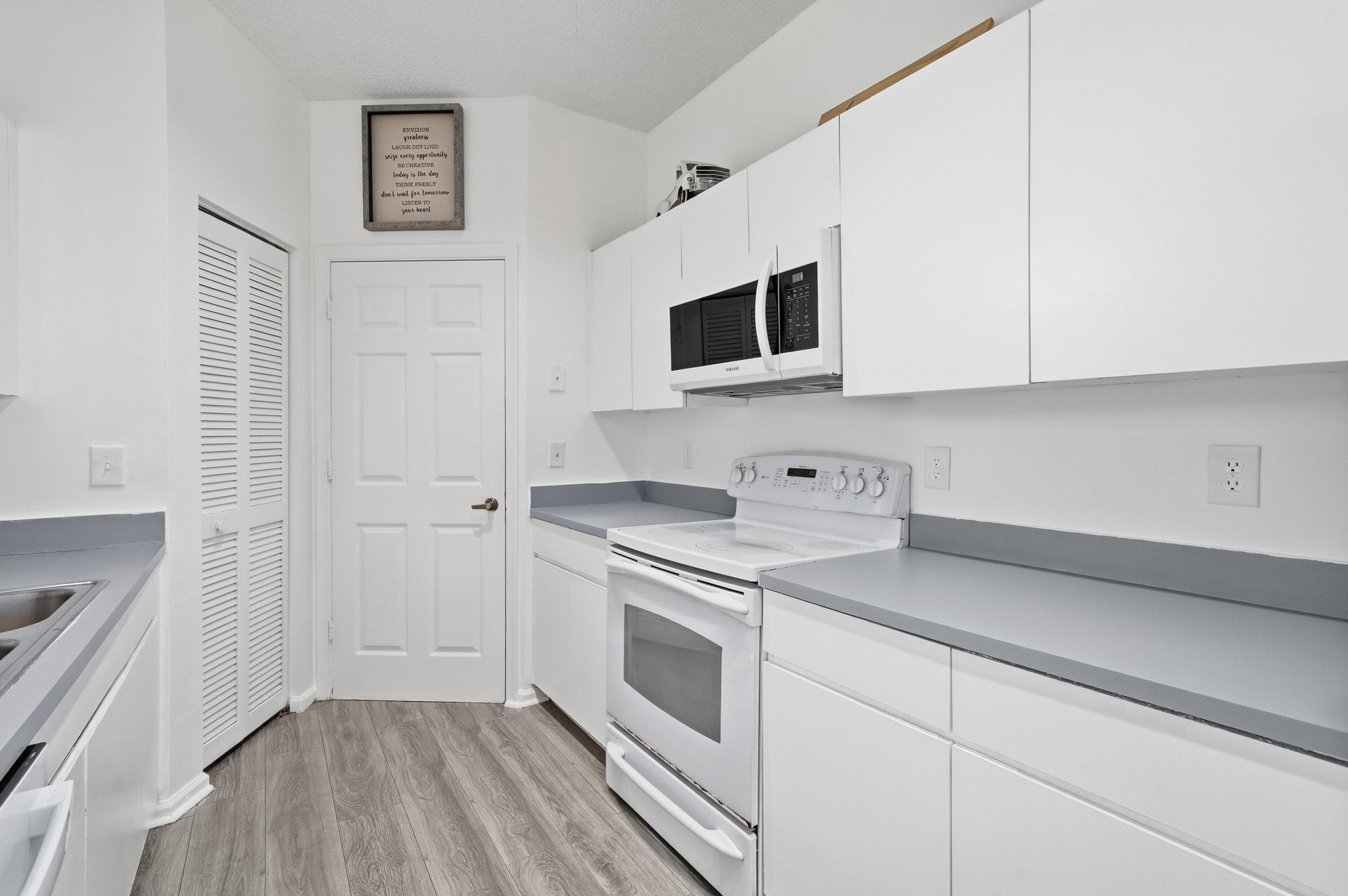 9378 NW 8th Circle, Plantation, FL 33324 — photo 15 of 36
