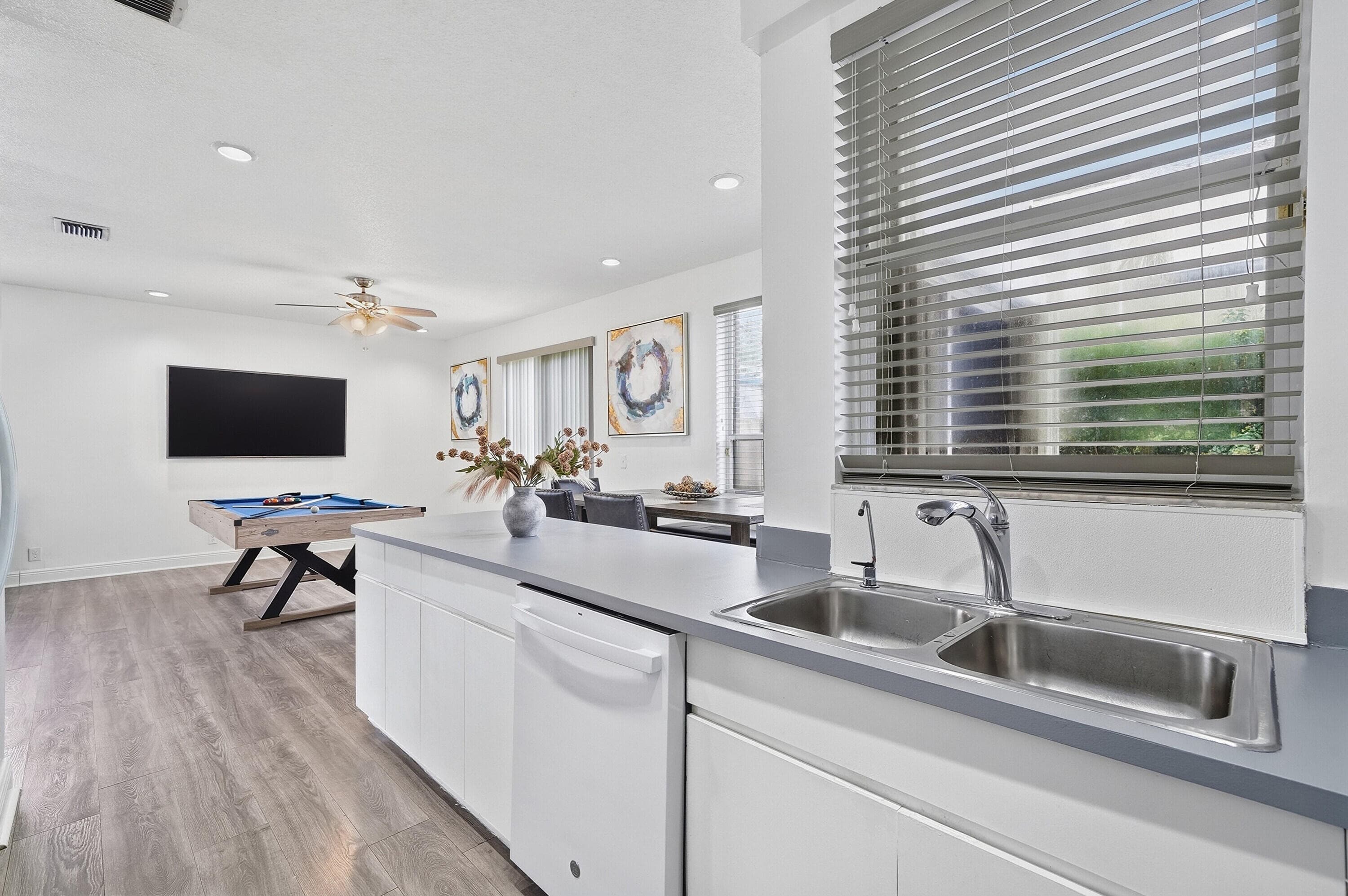 9378 NW 8th Circle, Plantation, FL 33324 — photo 16 of 36